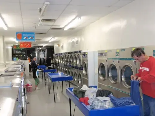 Laundry Land Laundromat thumbnail 1
