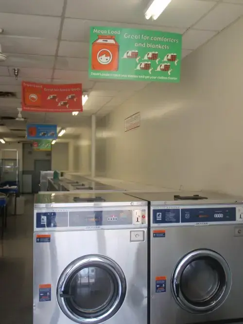 Laundry Land Laundromat - Image 4