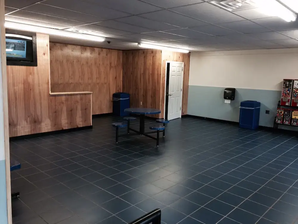 Laundry Land Laundromat thumbnail 3