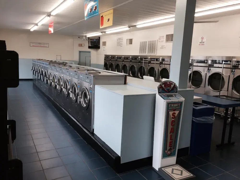 Laundry Land Laundromat - Image 14