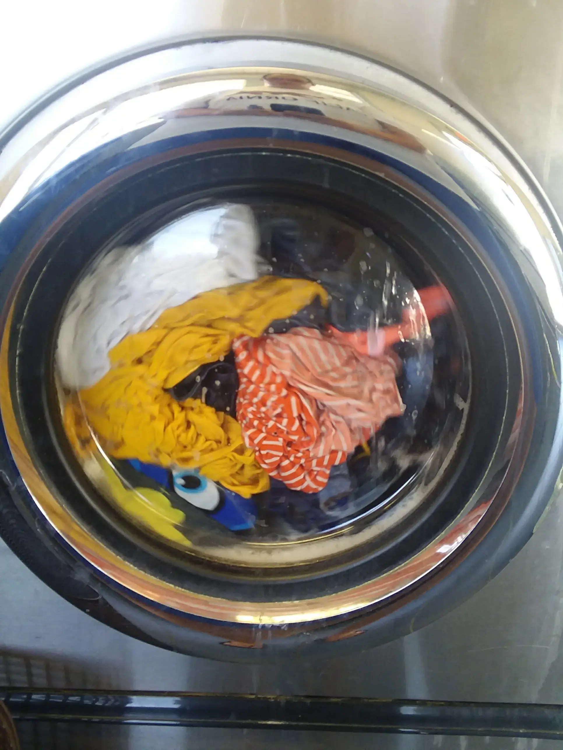 Laundry Land Laundromat - Image 7