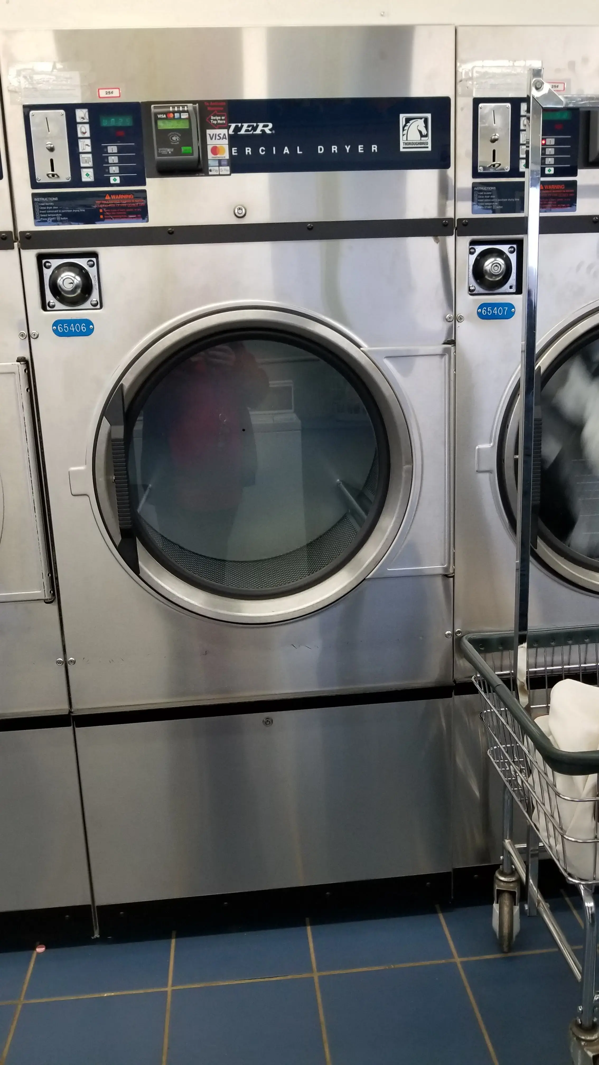 Laundry Land Laundromat - Image 5