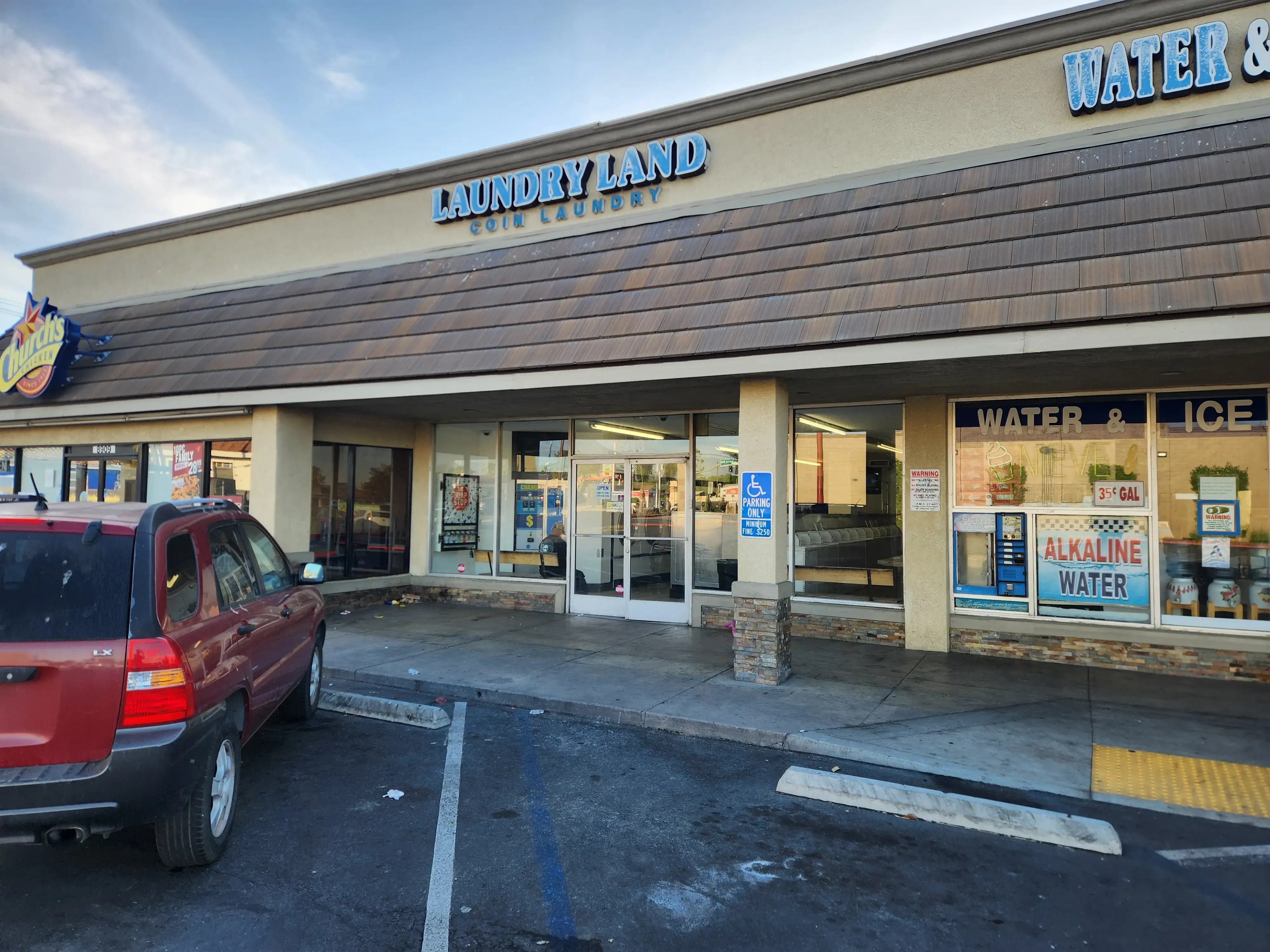 Laundry Land / Lavanderia - Image 4
