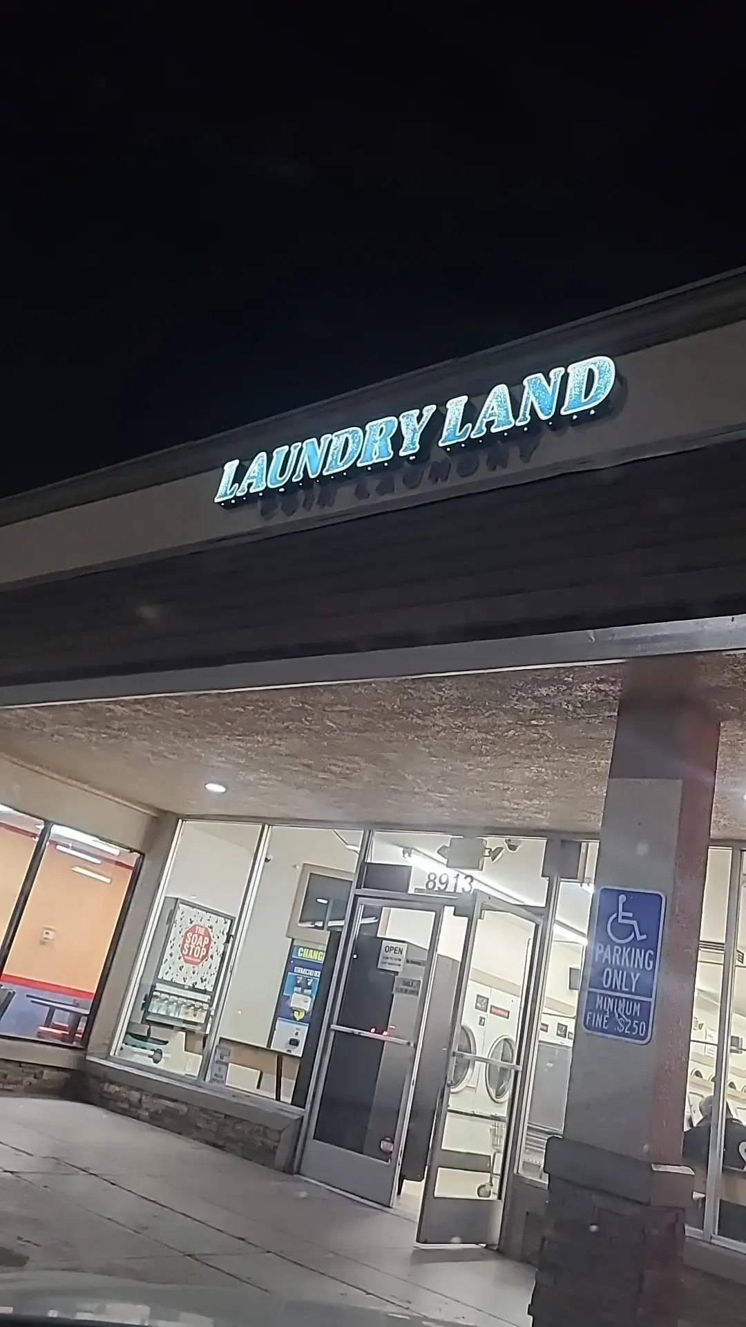 Laundry Land / Lavanderia - Image 20