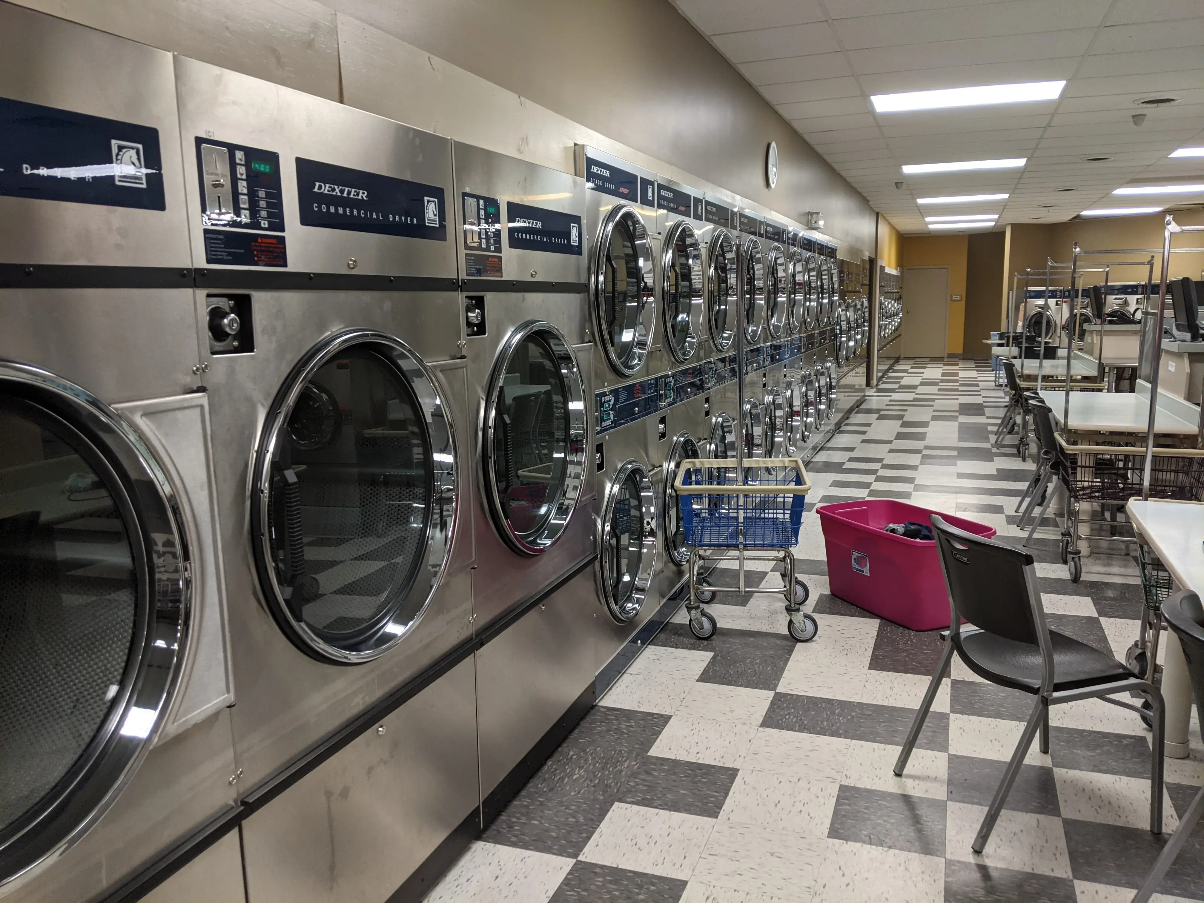 Laundry Land Lincoln - Image 17