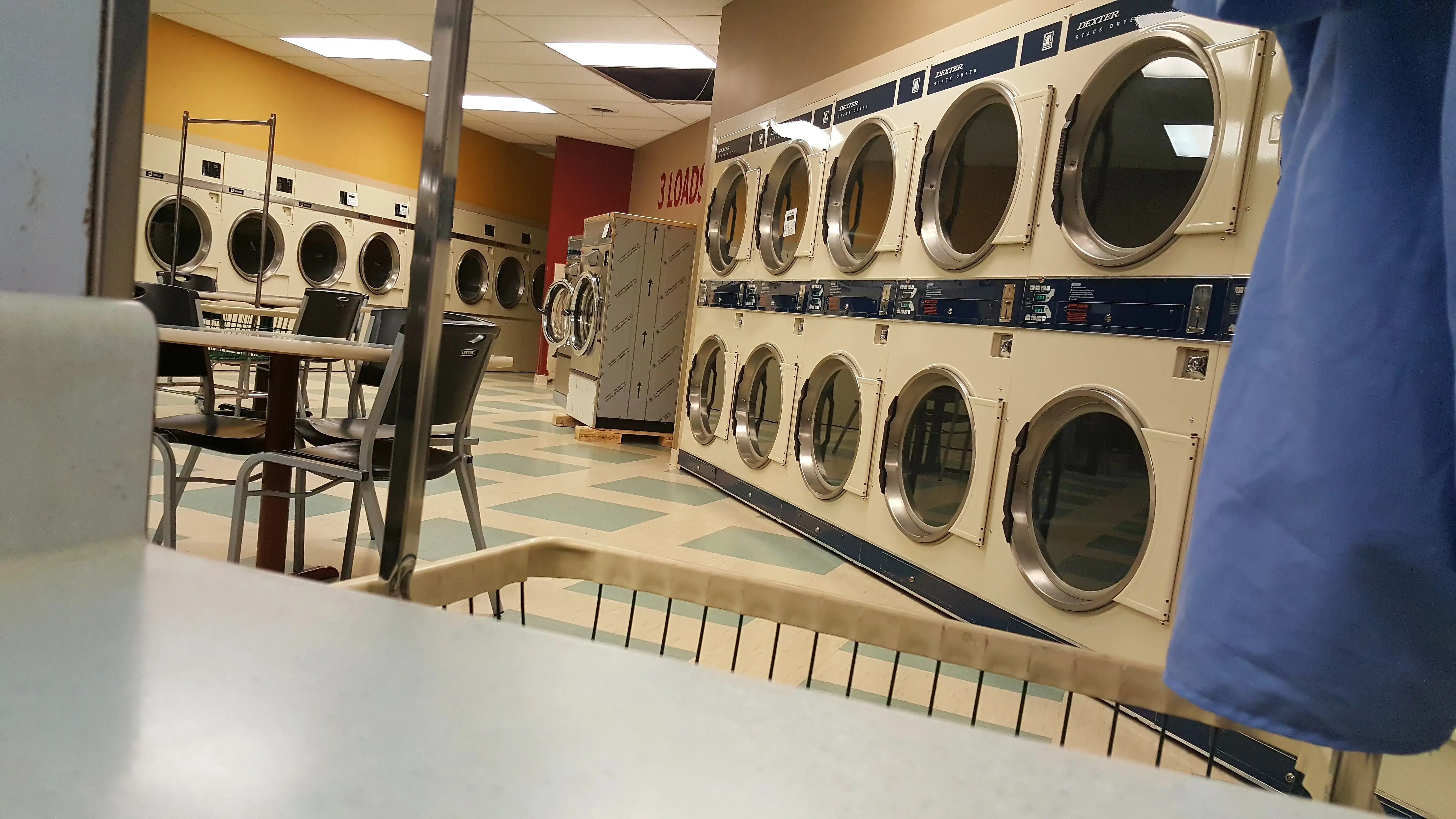 Laundry Land Lincoln - Image 16
