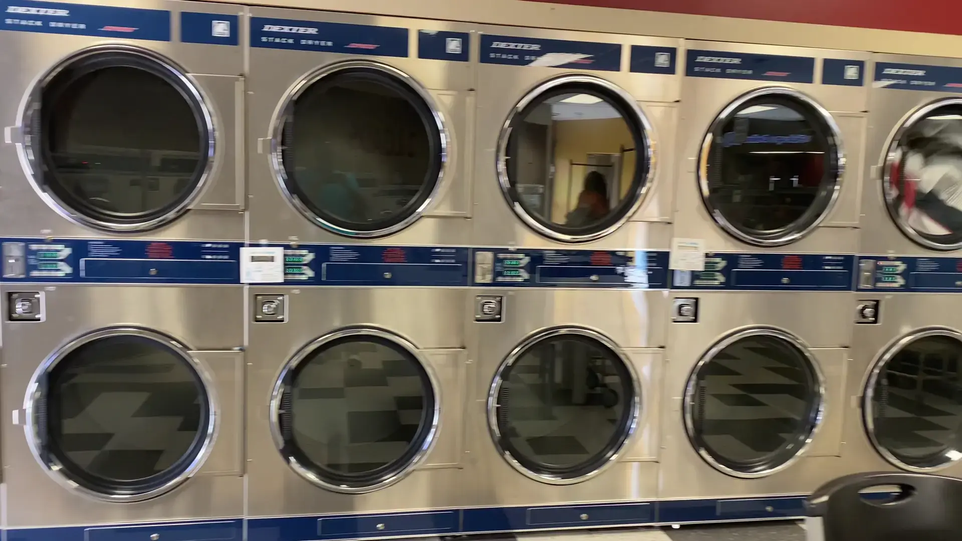 Laundry Land Lincoln - Image 2