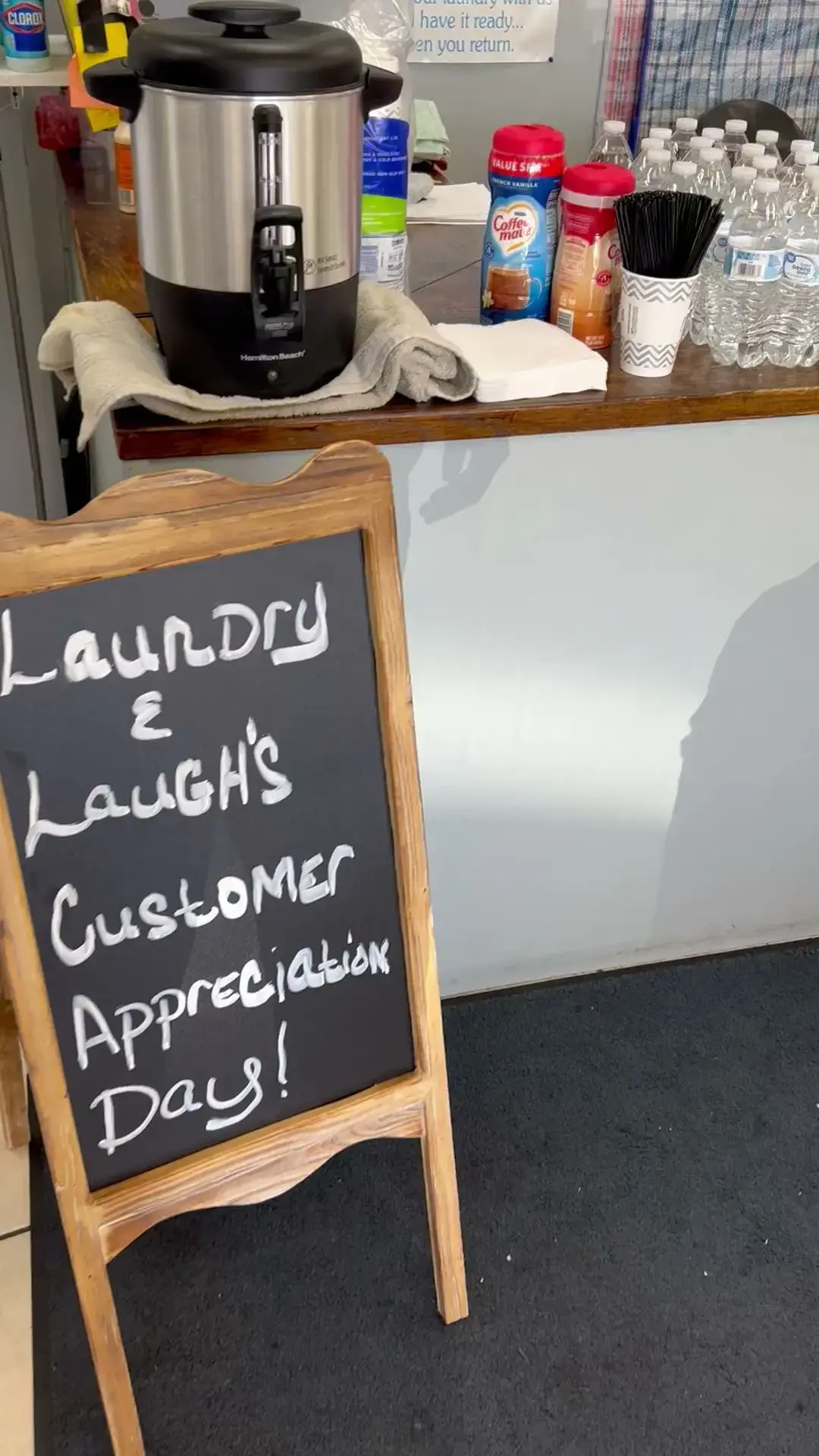 Laundry & Laughs Laundromat thumbnail 4