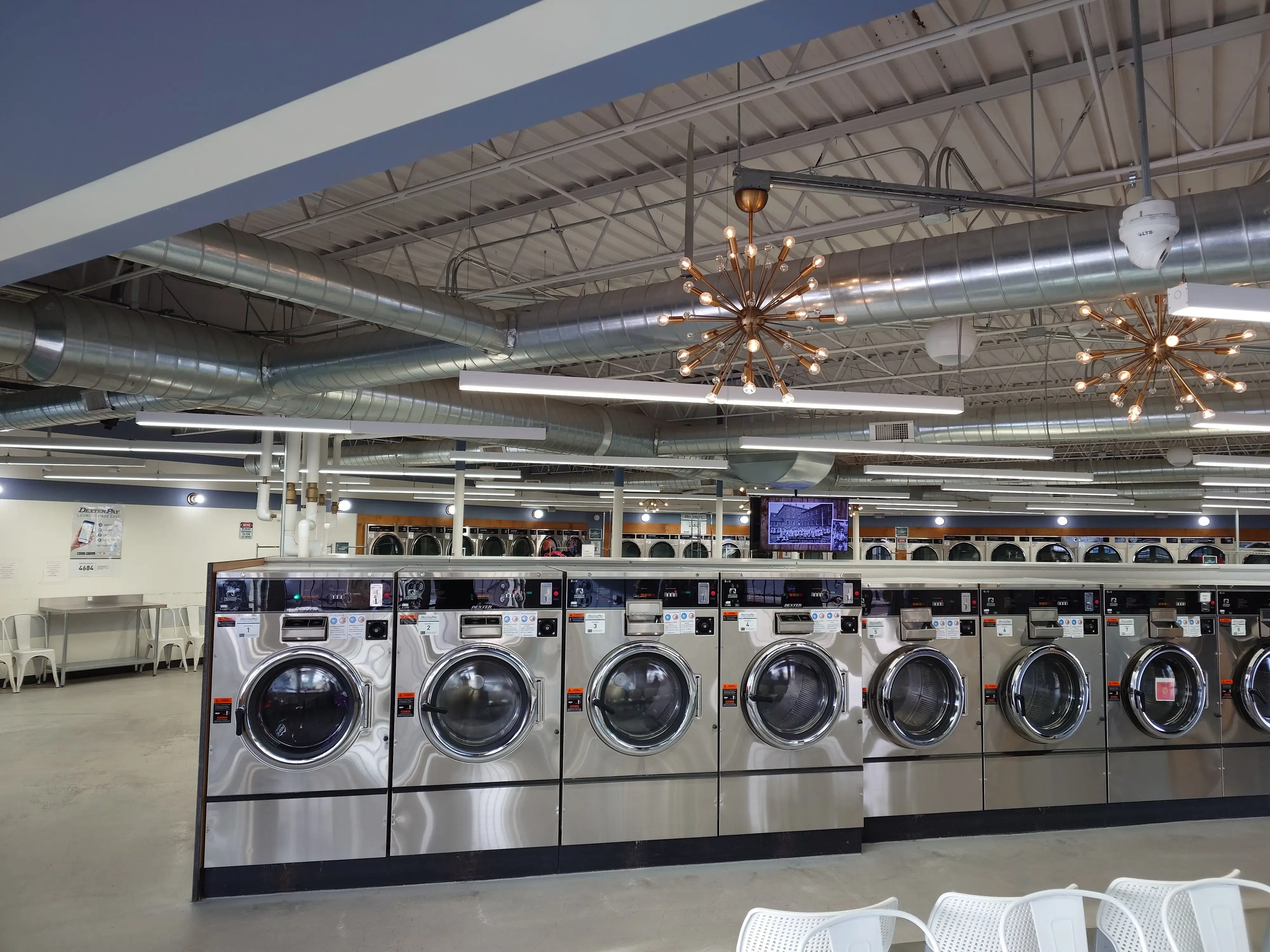 Laundry Lounge - Image 6