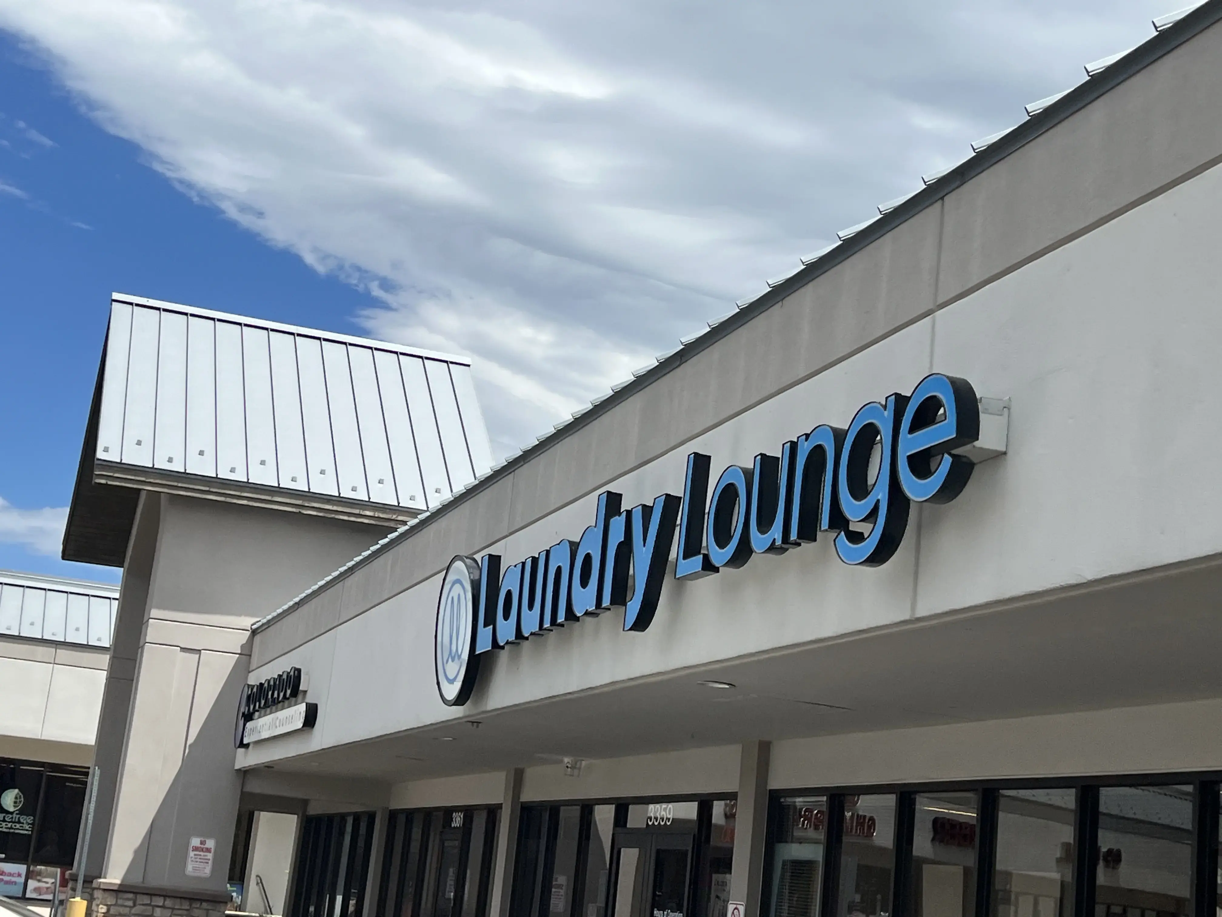 Laundry Lounge - Image 5