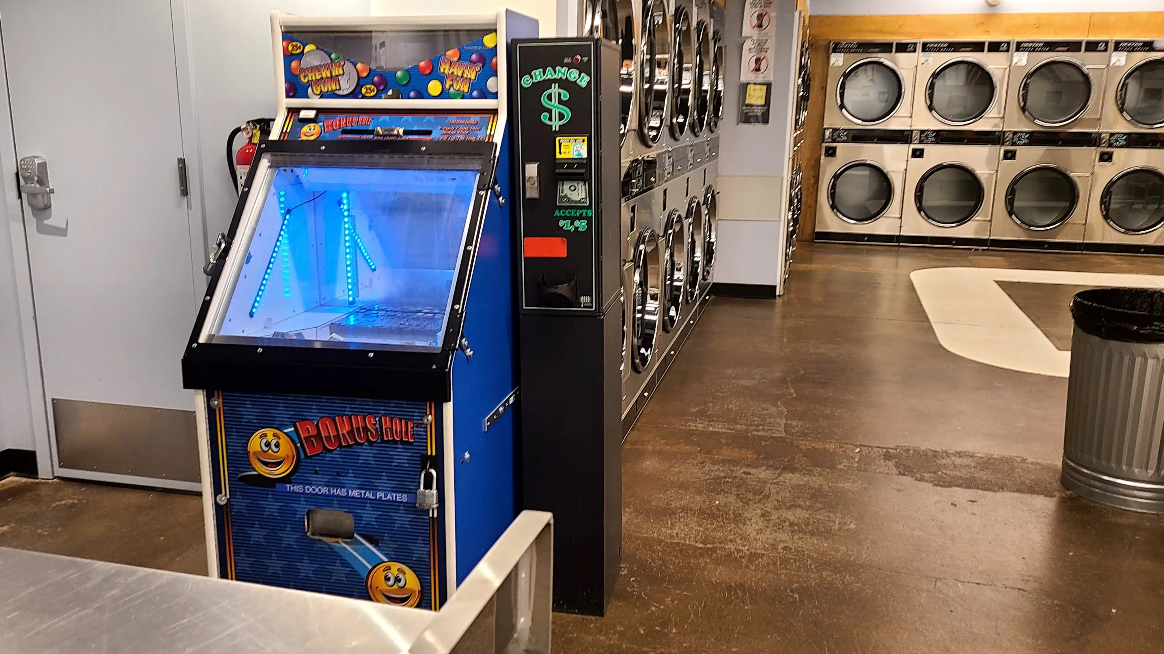 Laundry Lounge thumbnail 19