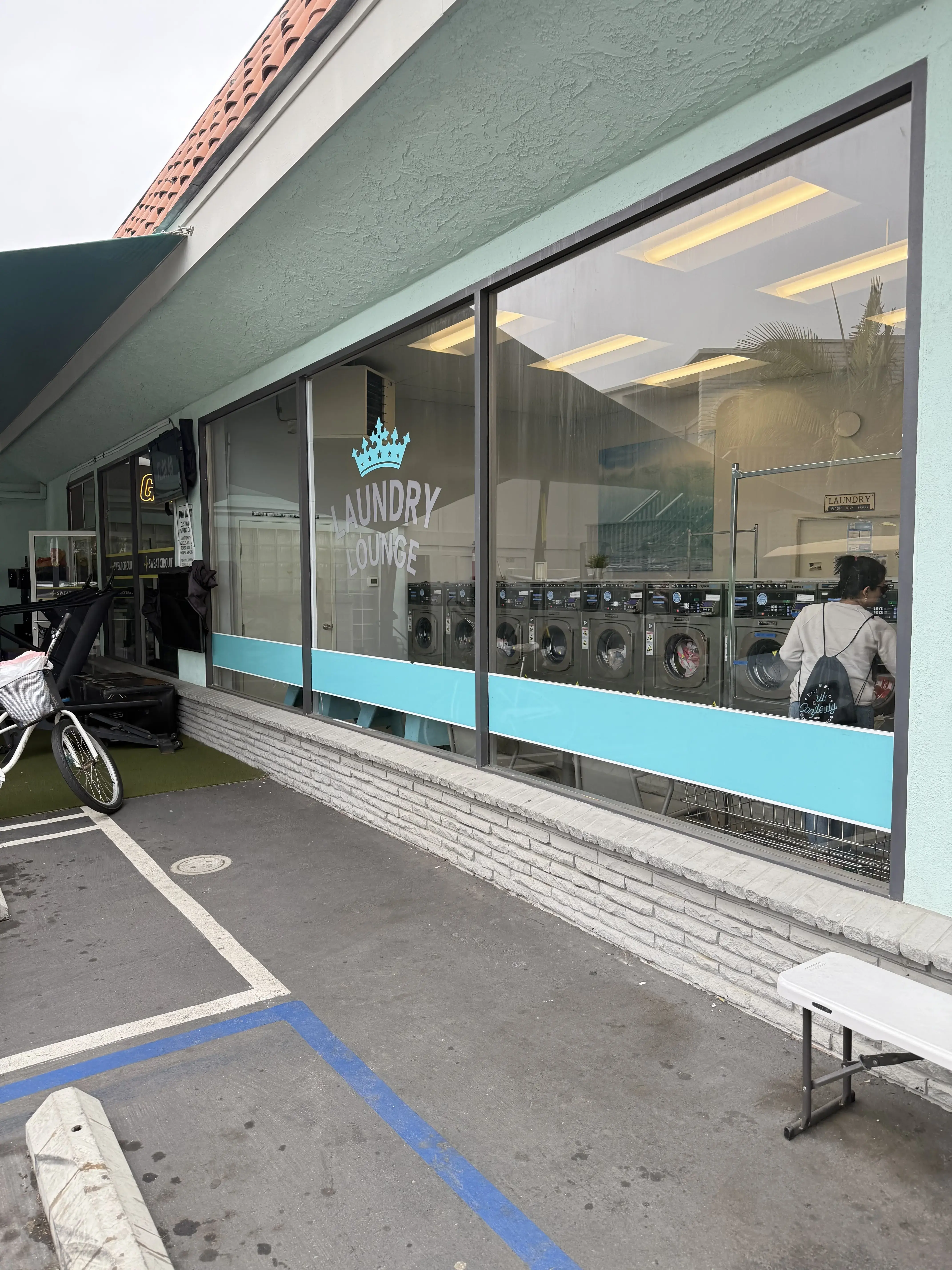 Laundry Lounge Coronado - Image 9