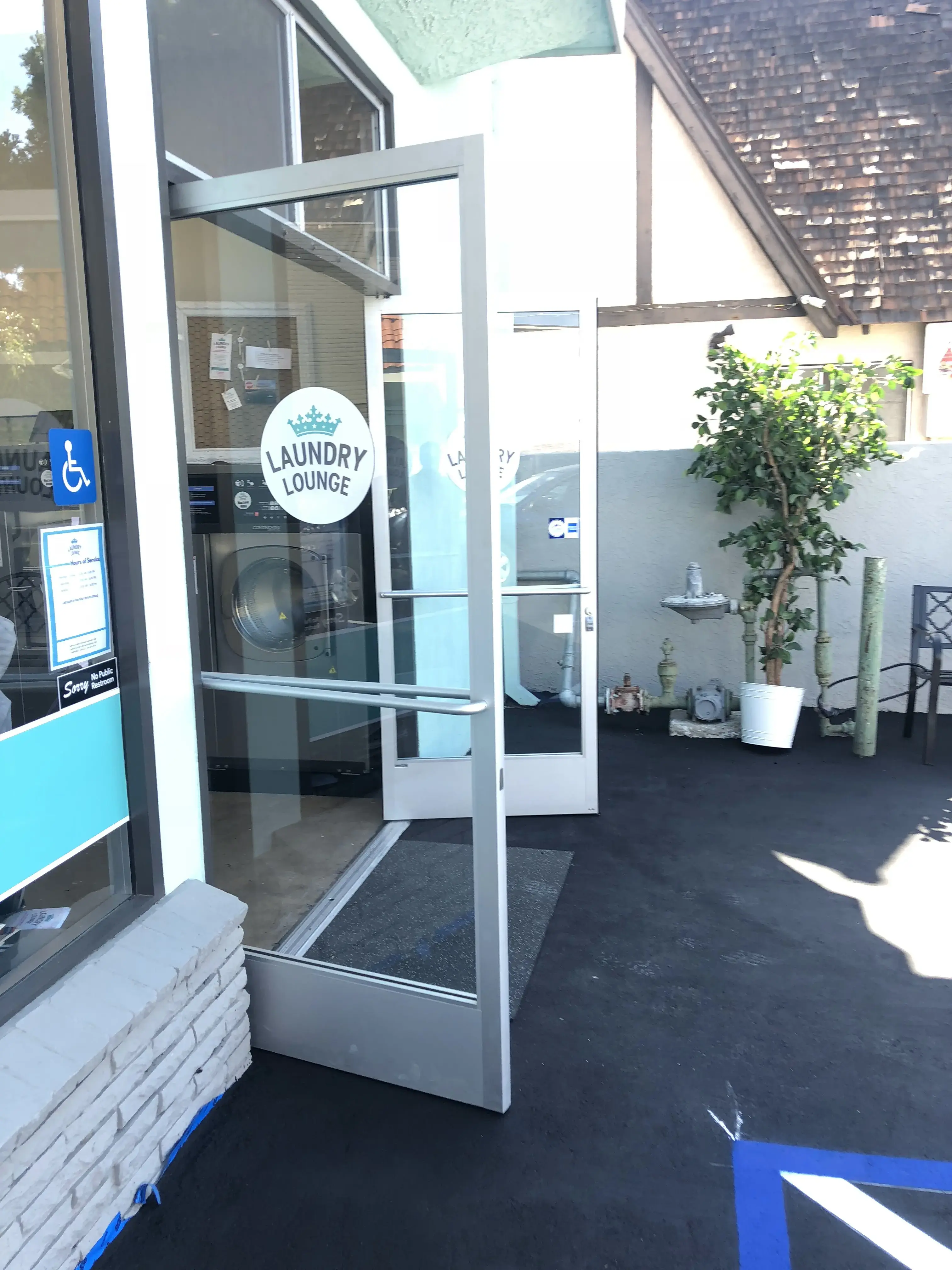 Laundry Lounge Coronado thumbnail 10