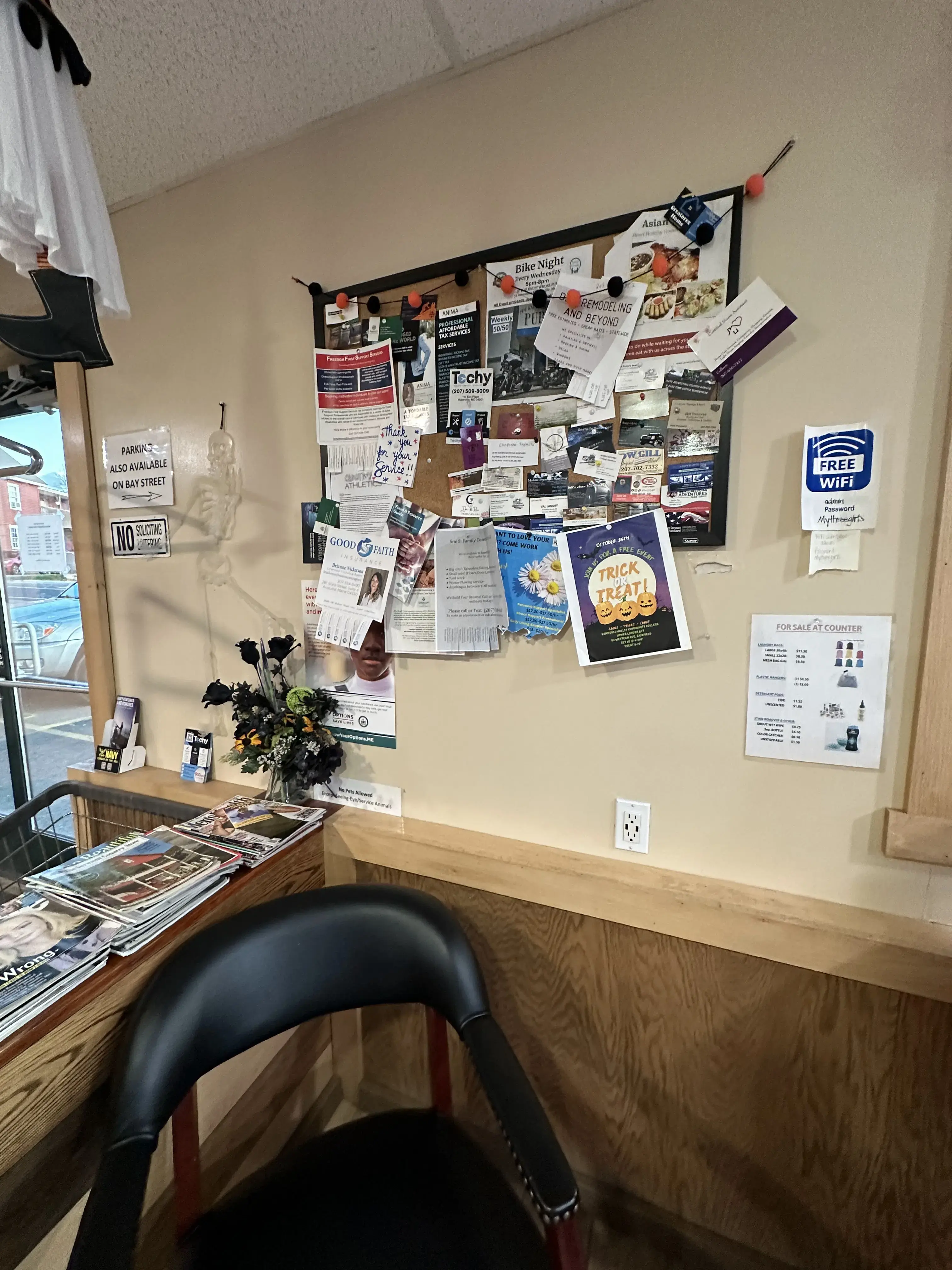 Laundry Lounge Laundromat - Image 12