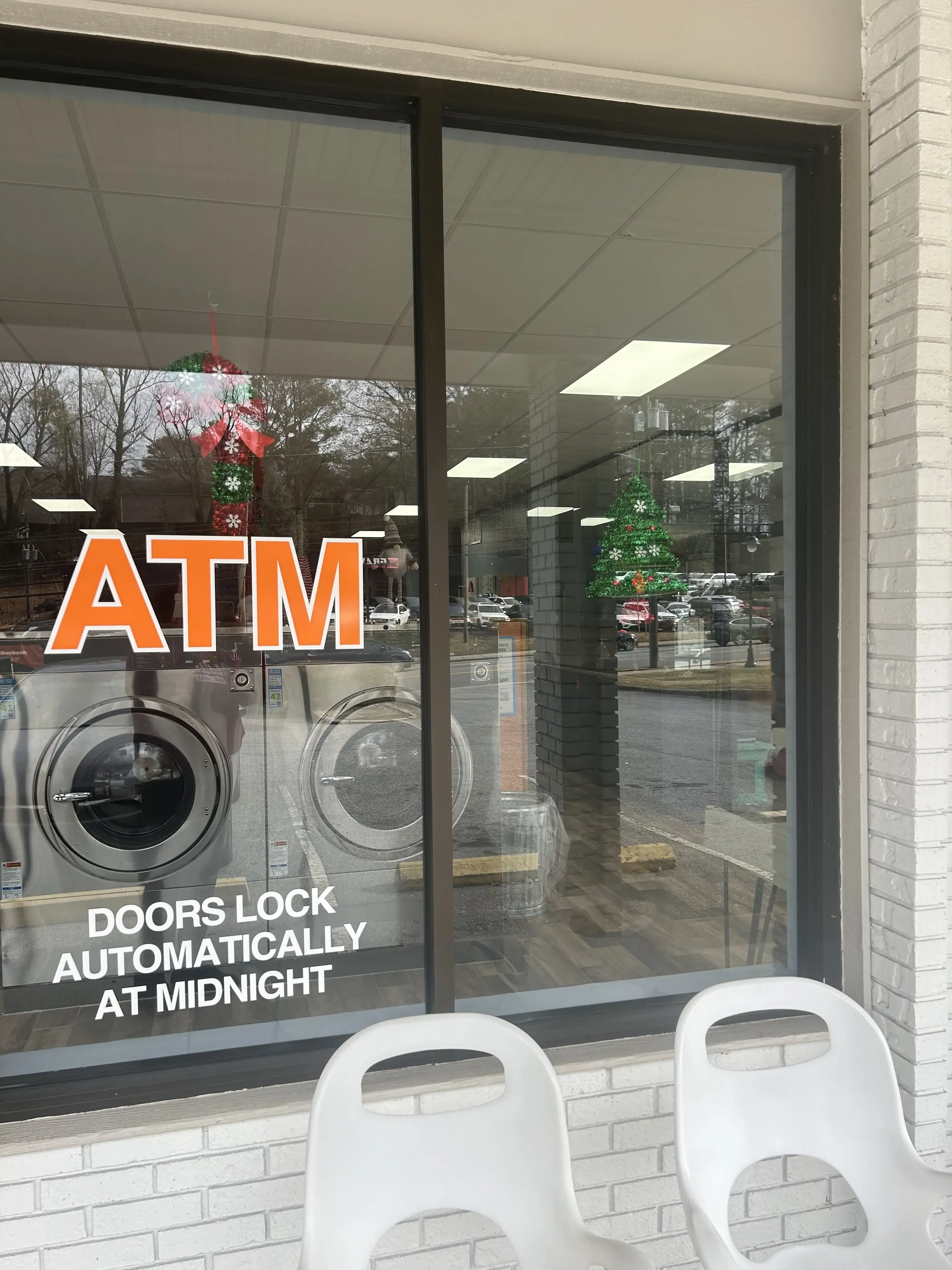 Laundry Lounge Sandy Springs - Image 12