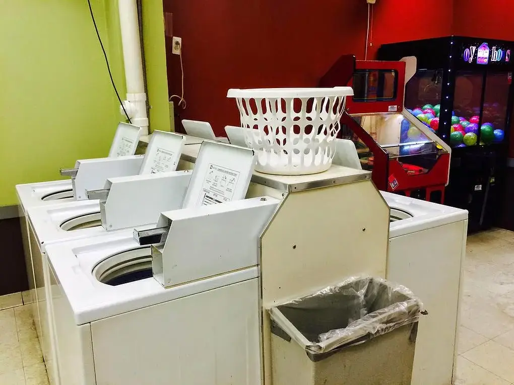 Laundry Luke's - Bridgeton Laundry Mat - Image 19