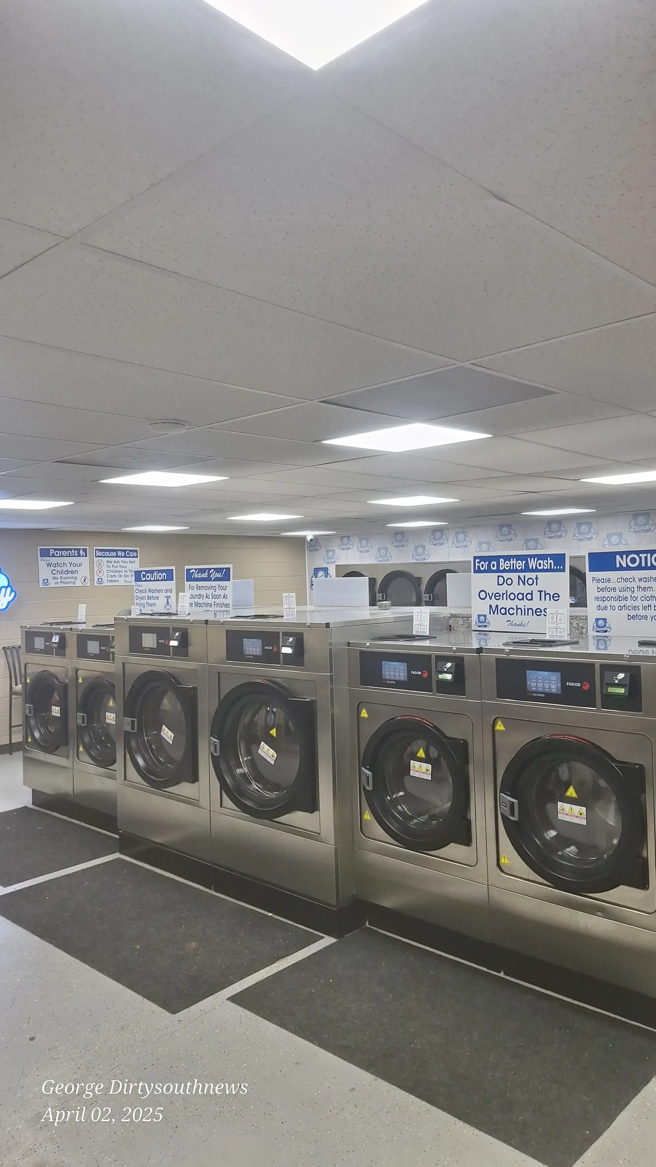 Laundry Luxe Laundromat - Image 7