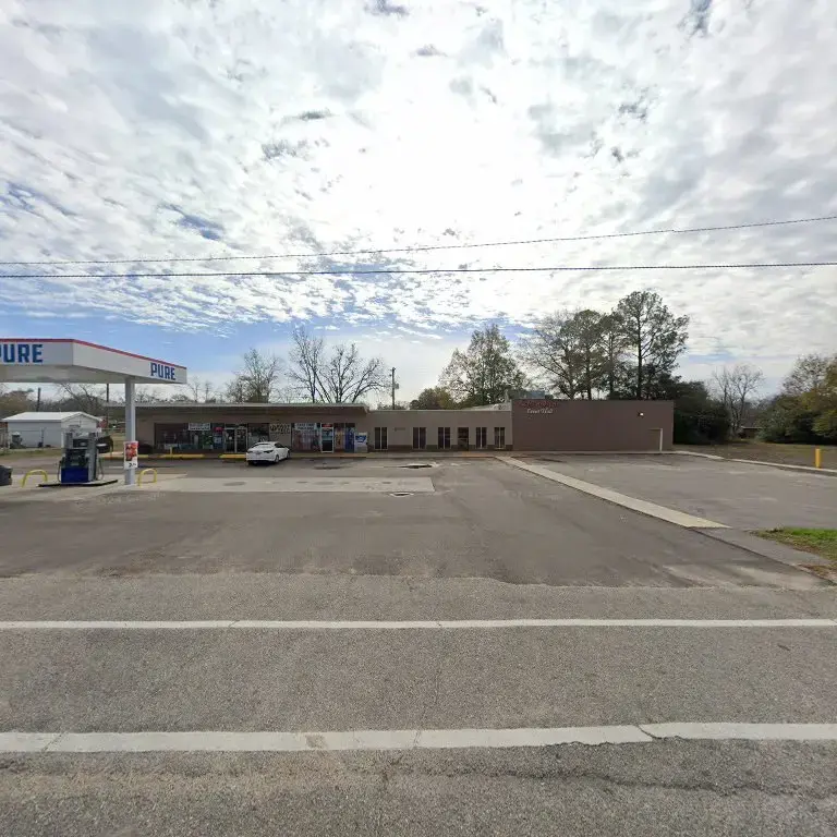 Laundry Luxe Laundromat thumbnail 8