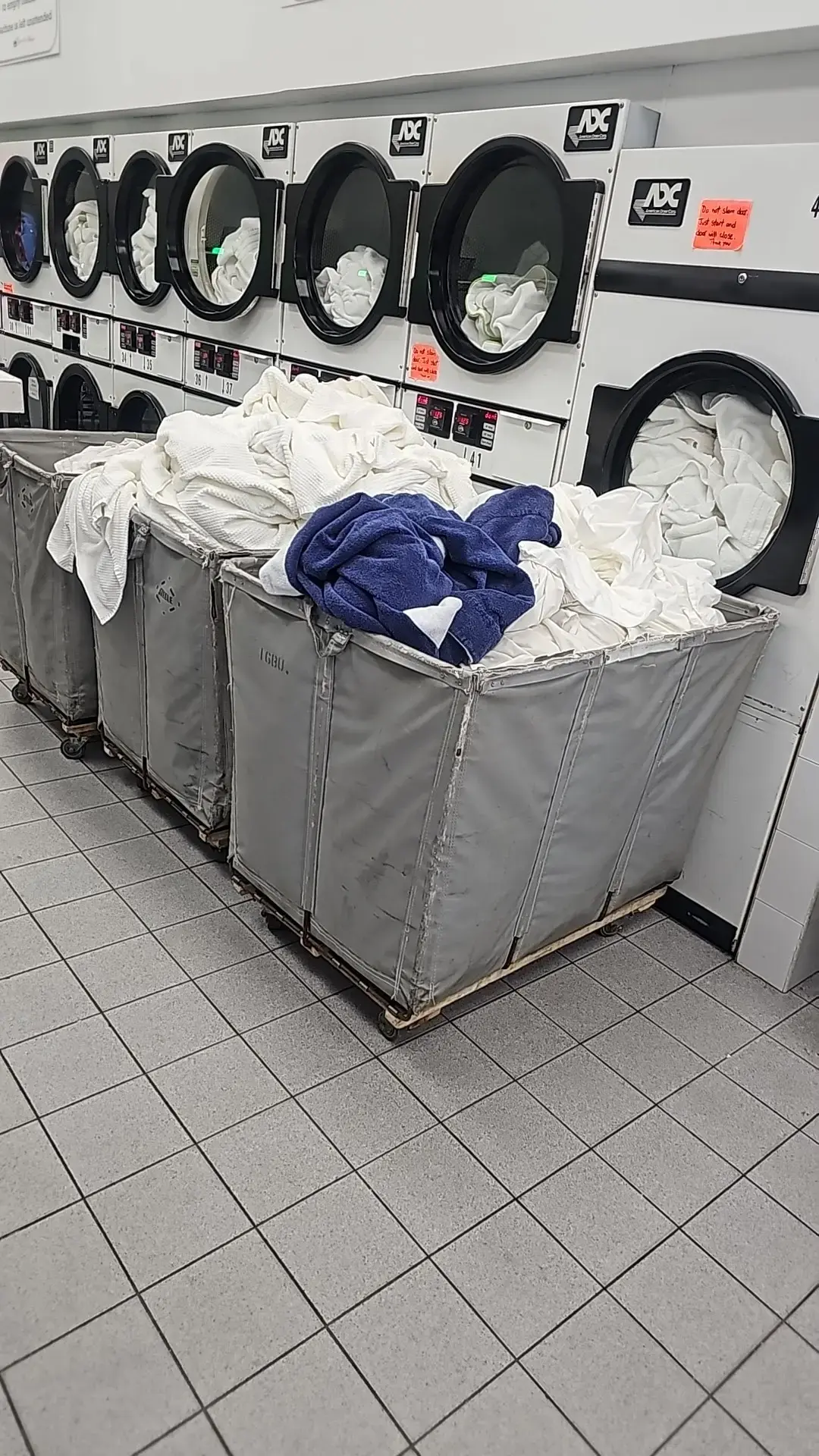 Laundry Magic Super Laundromat - Image 5