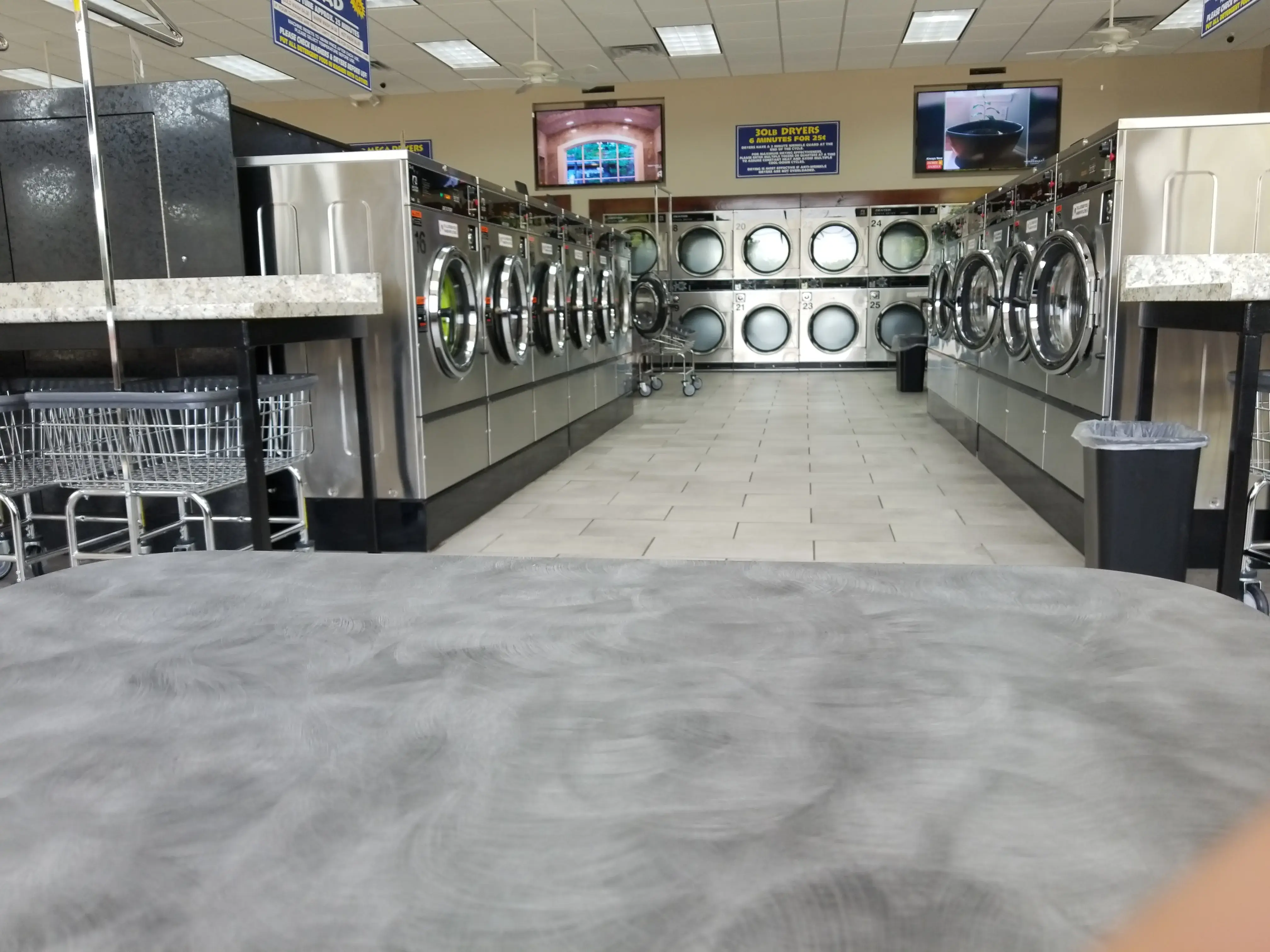 Laundry Max 24 Hour laundromat - Image 17