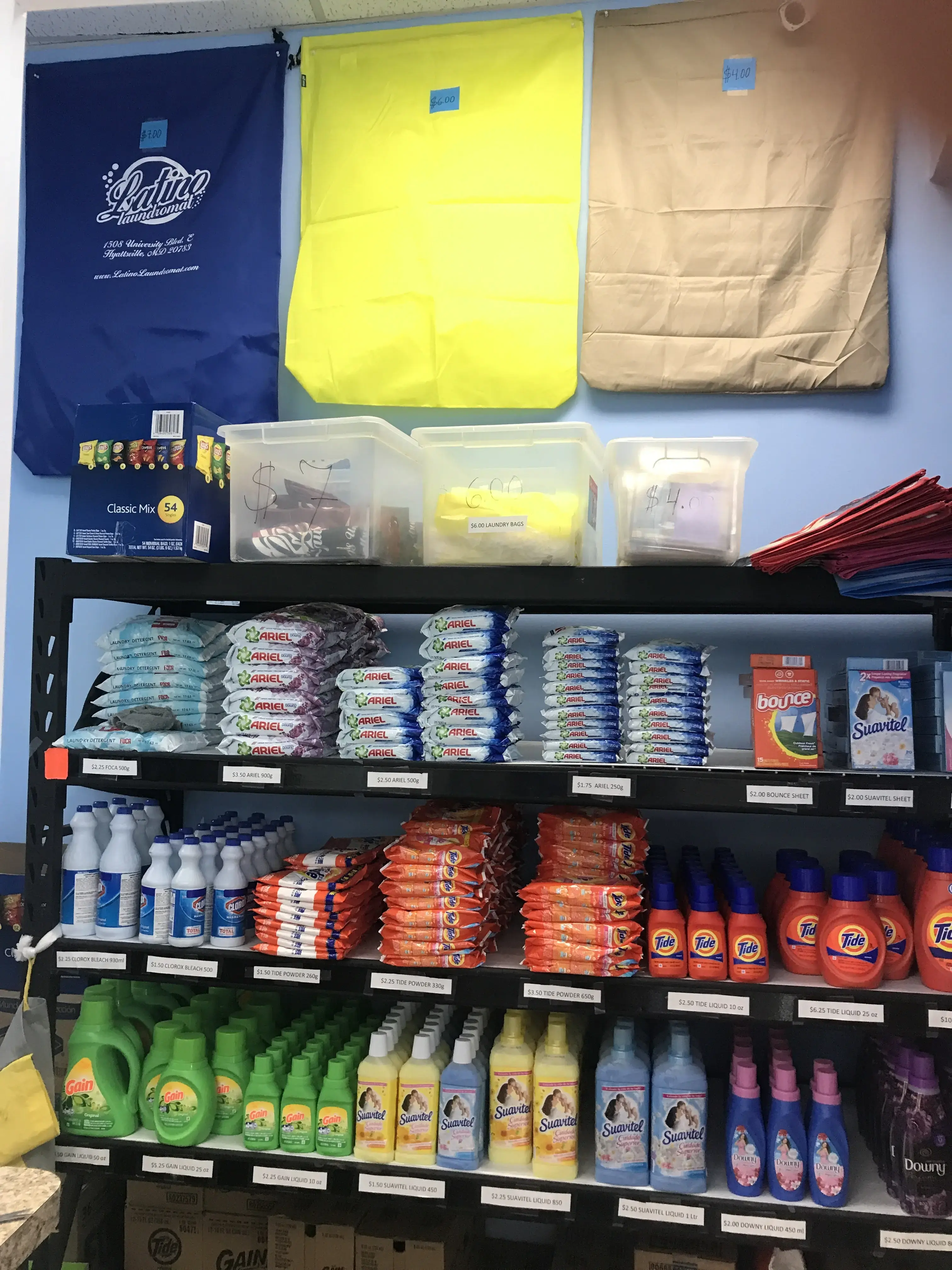 Laundry Mom / Latino Laundromat - Image 7