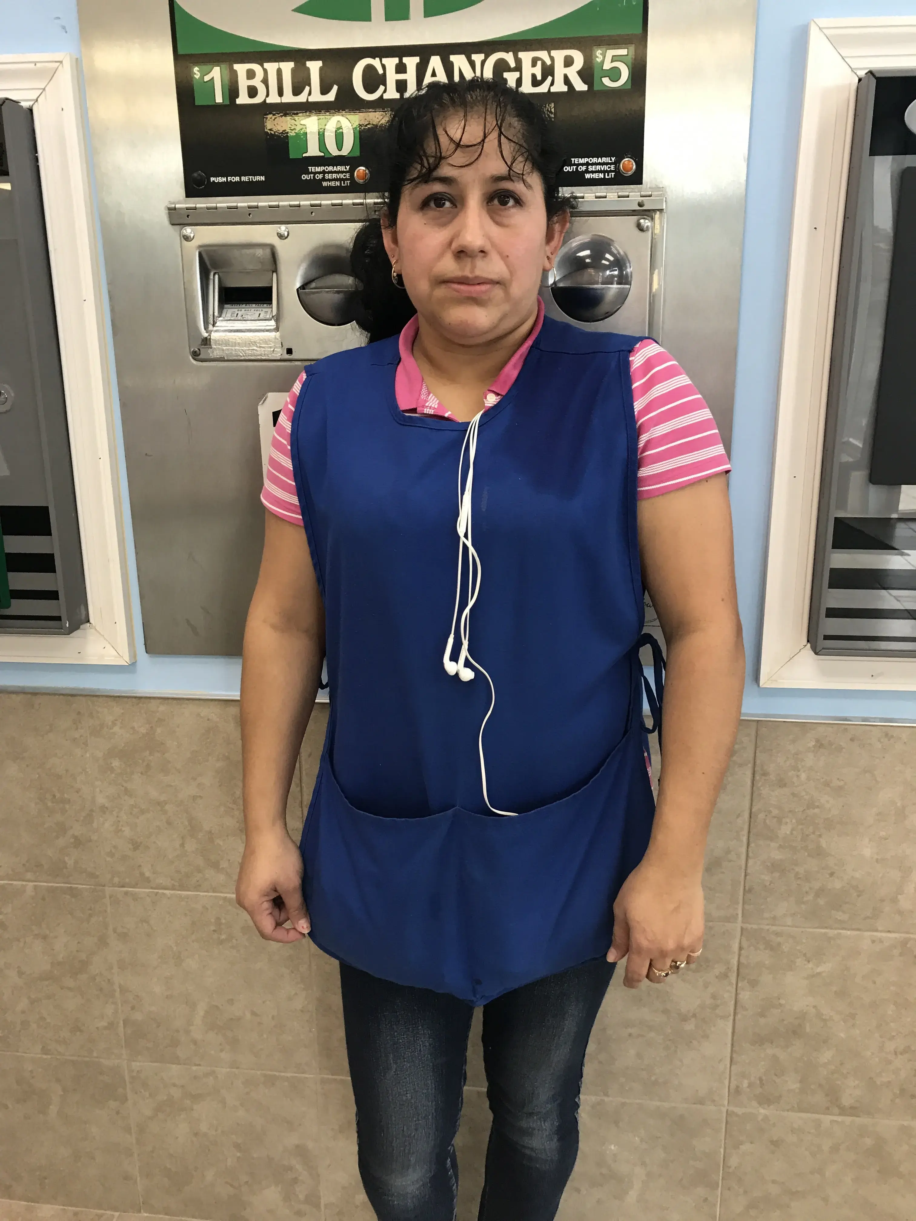 Laundry Mom / Latino Laundromat - Image 14