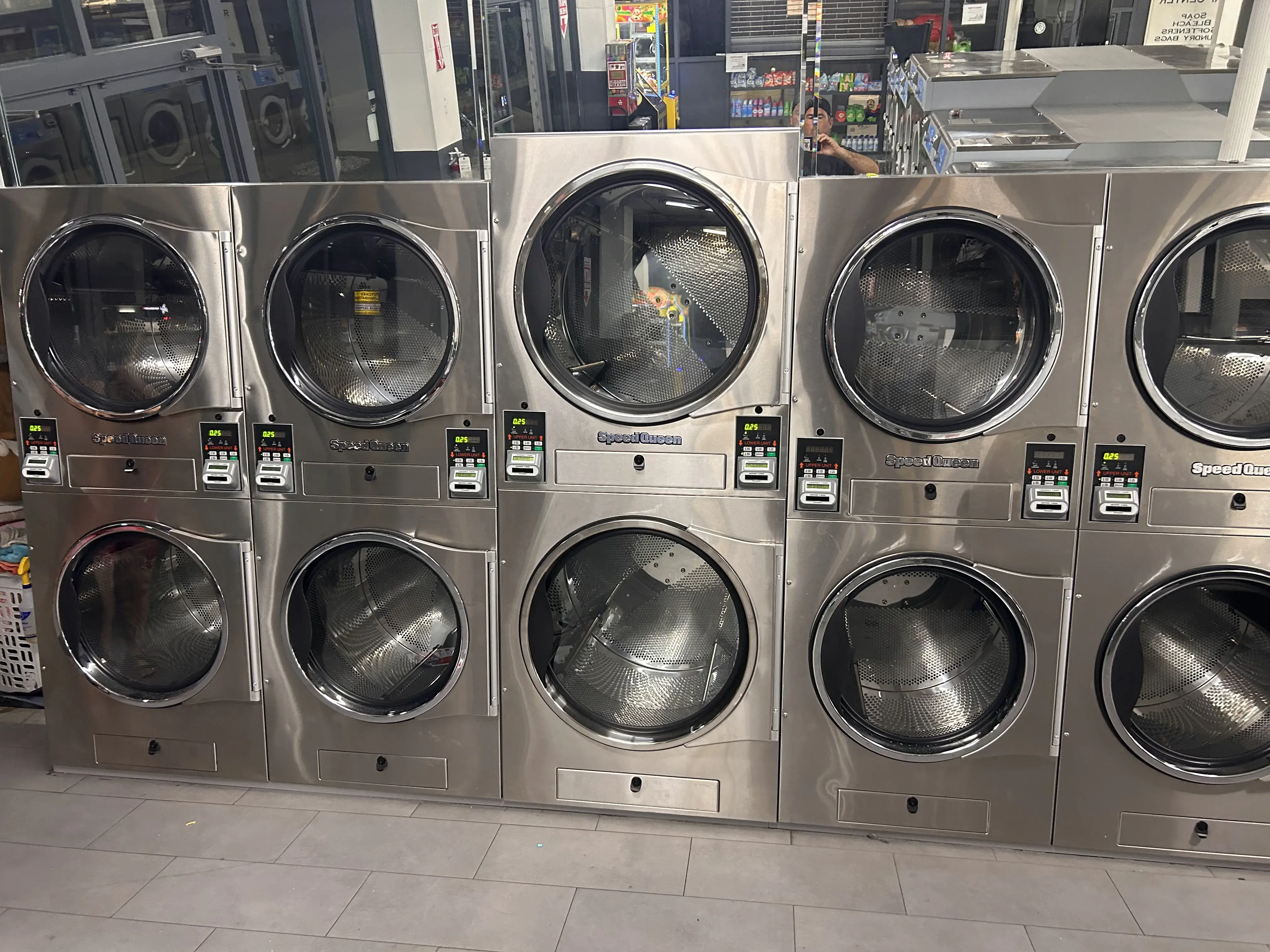 Laundry Oasis Copiague thumbnail 2