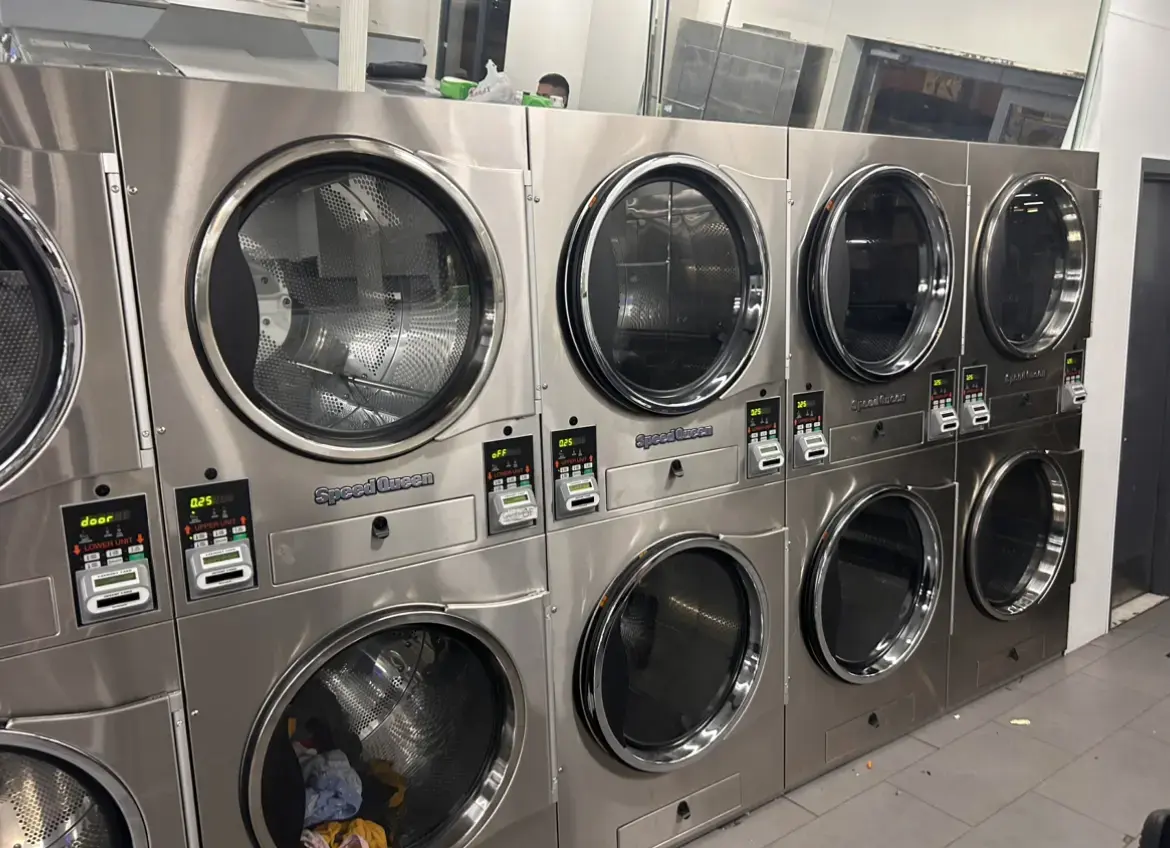 Laundry Oasis Copiague thumbnail 14
