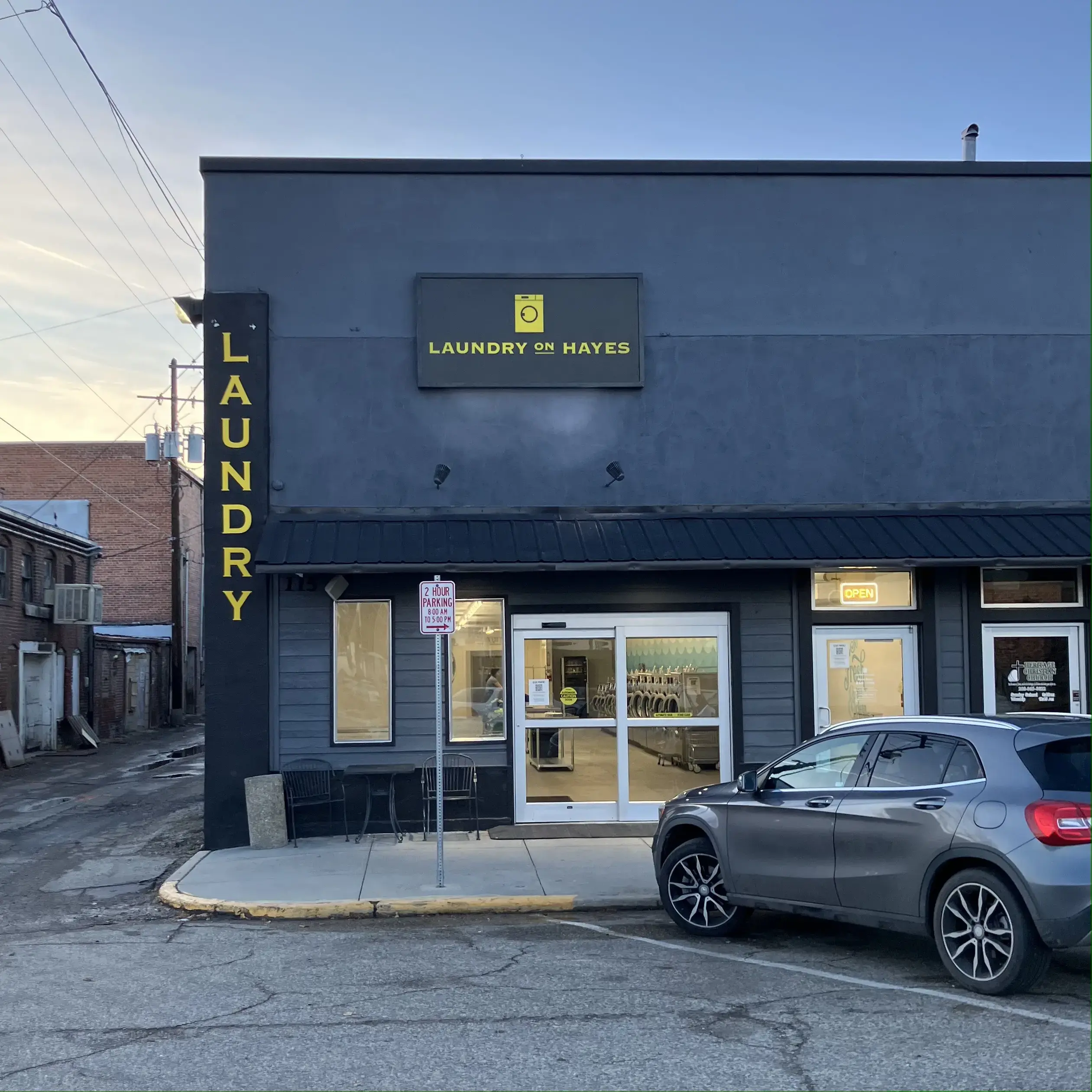 Laundry on Hayes Laundromat - Image 2