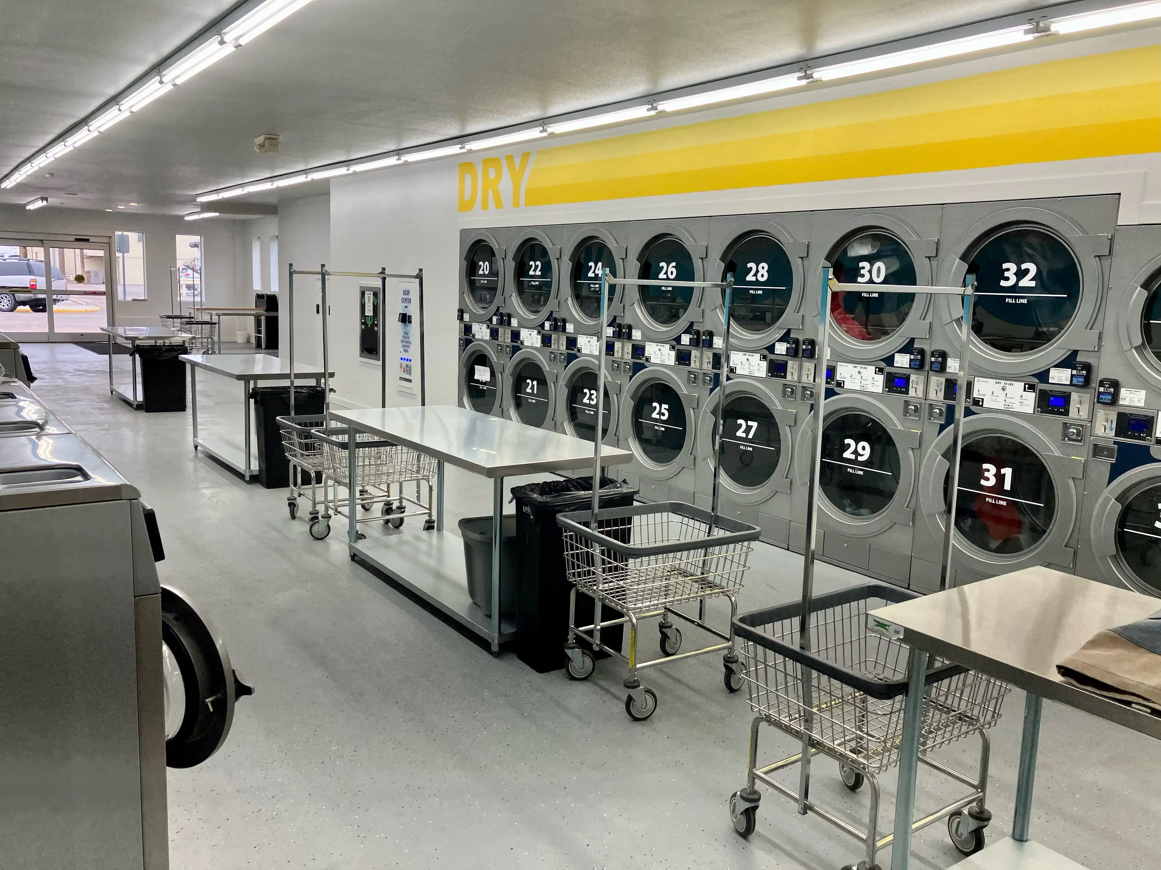 Laundry on Hayes Laundromat - Image 5