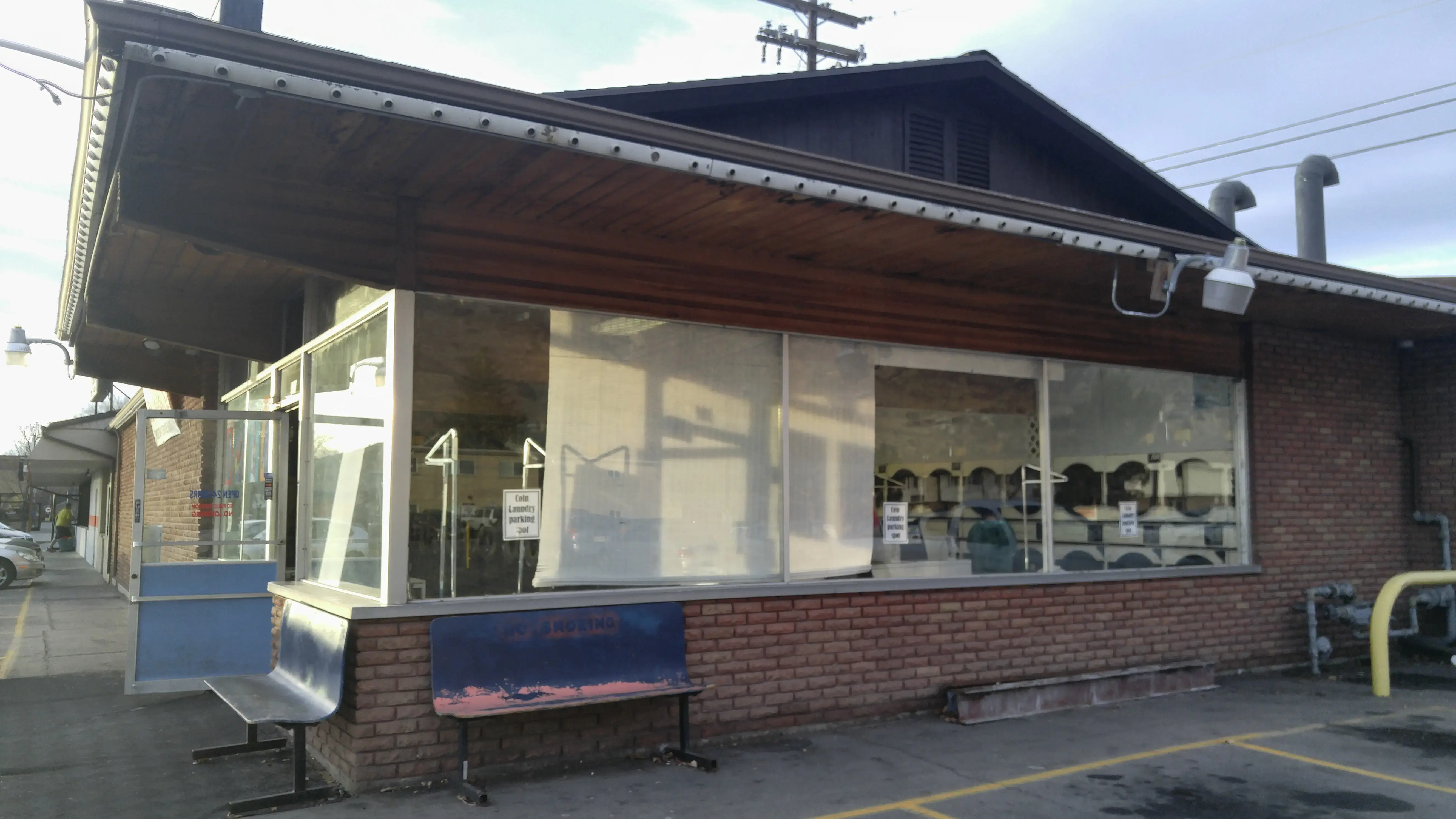 Laundry On Ninth - Image 2