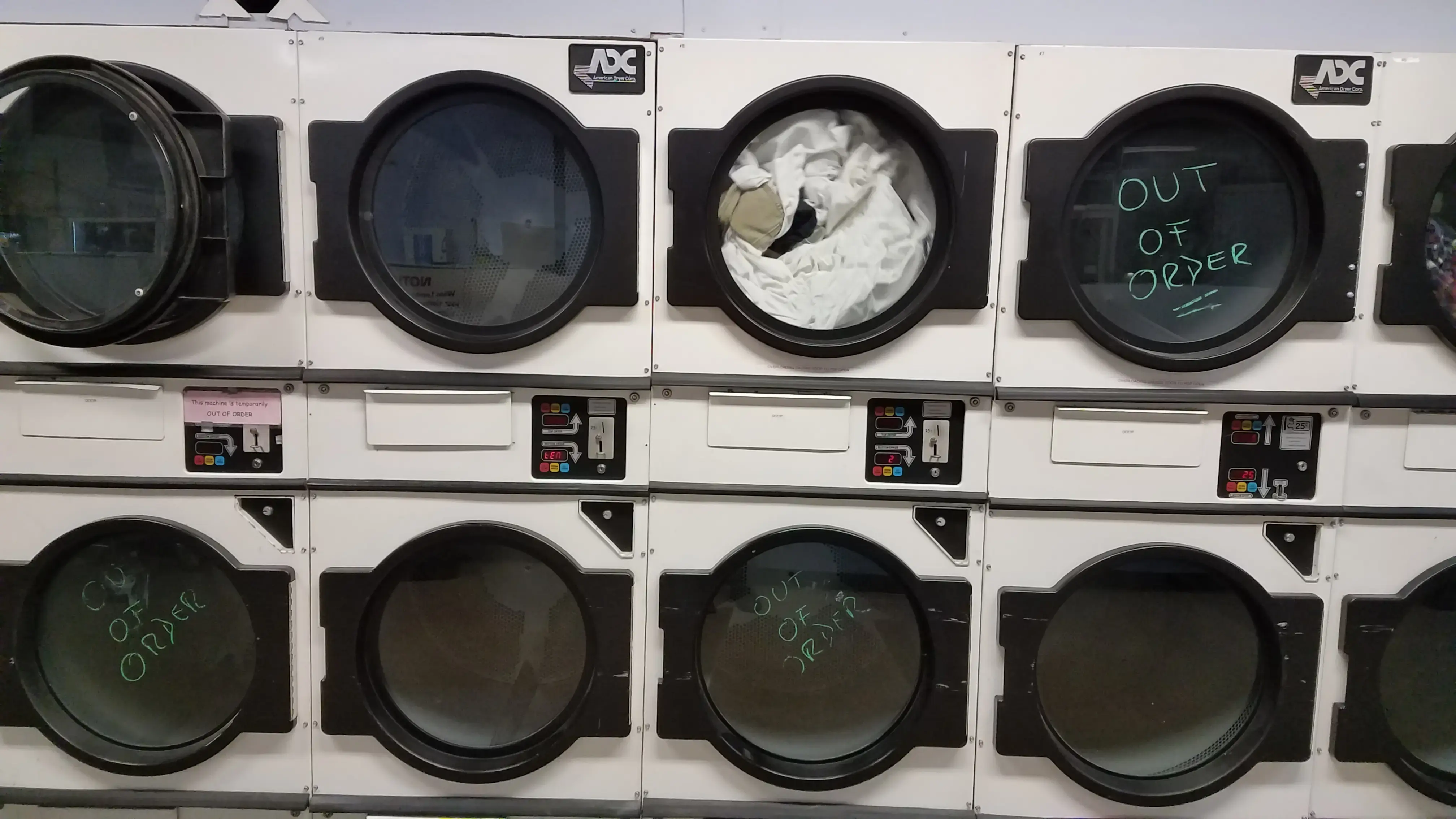 Laundry On Ninth thumbnail 16