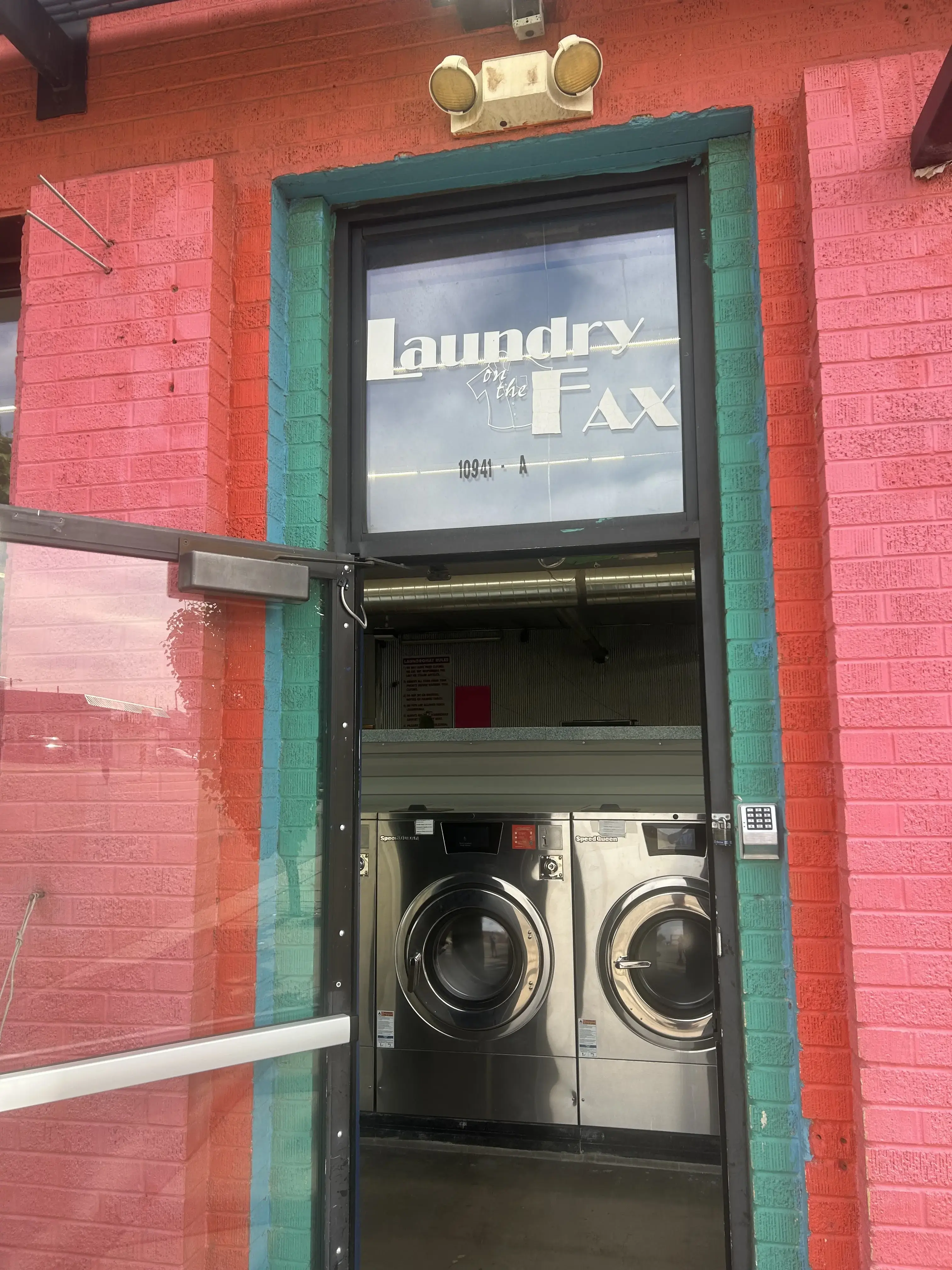 Laundry on the Fax - Image 6