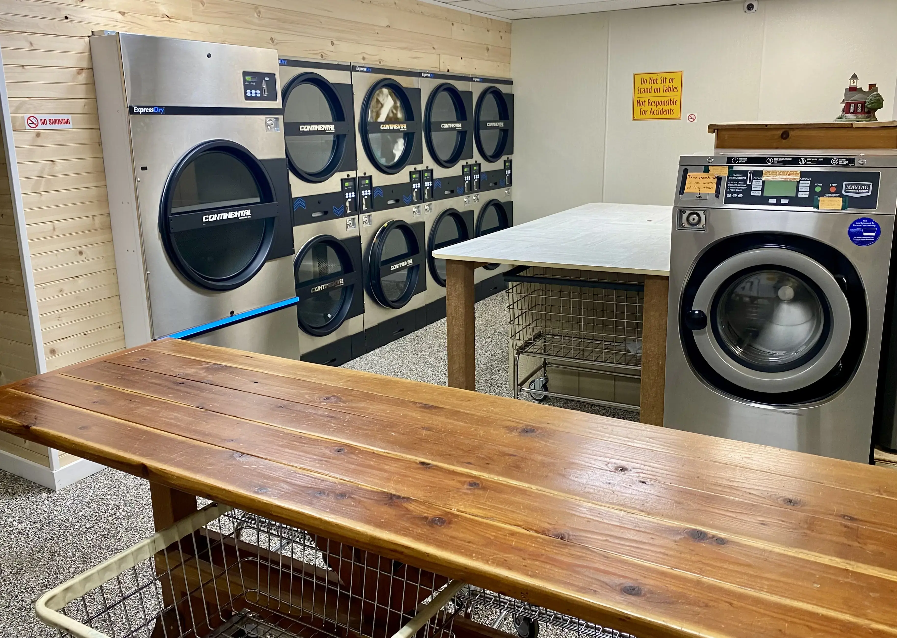 Laundry On The Lake - Image 8