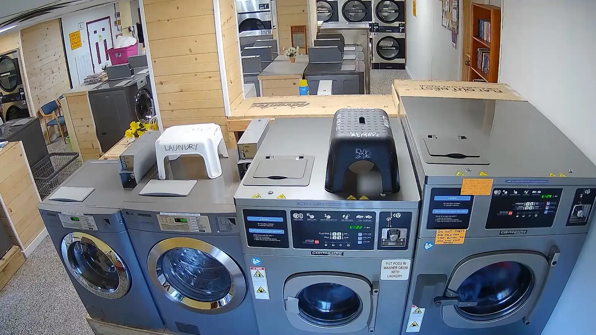 Laundry On The Lake - Image 7