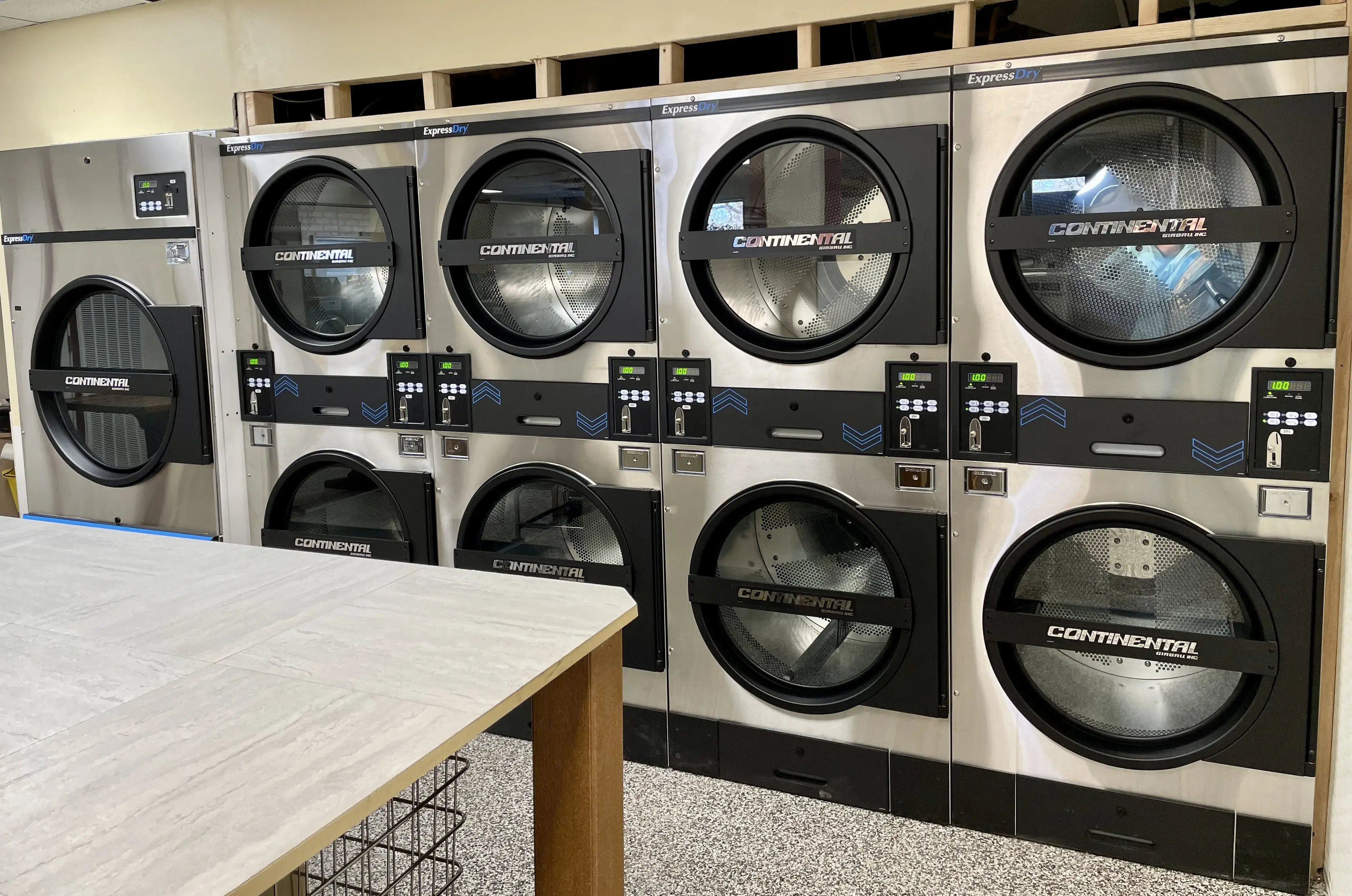 Laundry On The Lake - Image 9