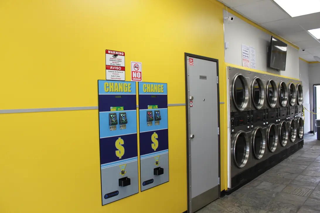 Laundry on Winnetka thumbnail 26