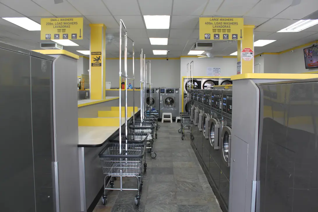 Laundry on Winnetka - Image 24