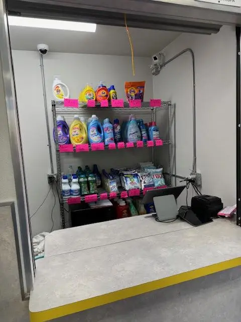 Laundry on Winnetka - Image 16