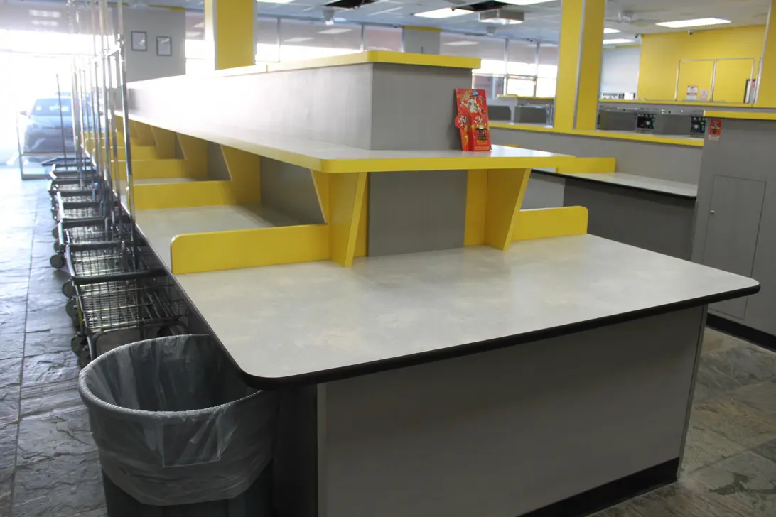 Laundry on Winnetka - Image 12