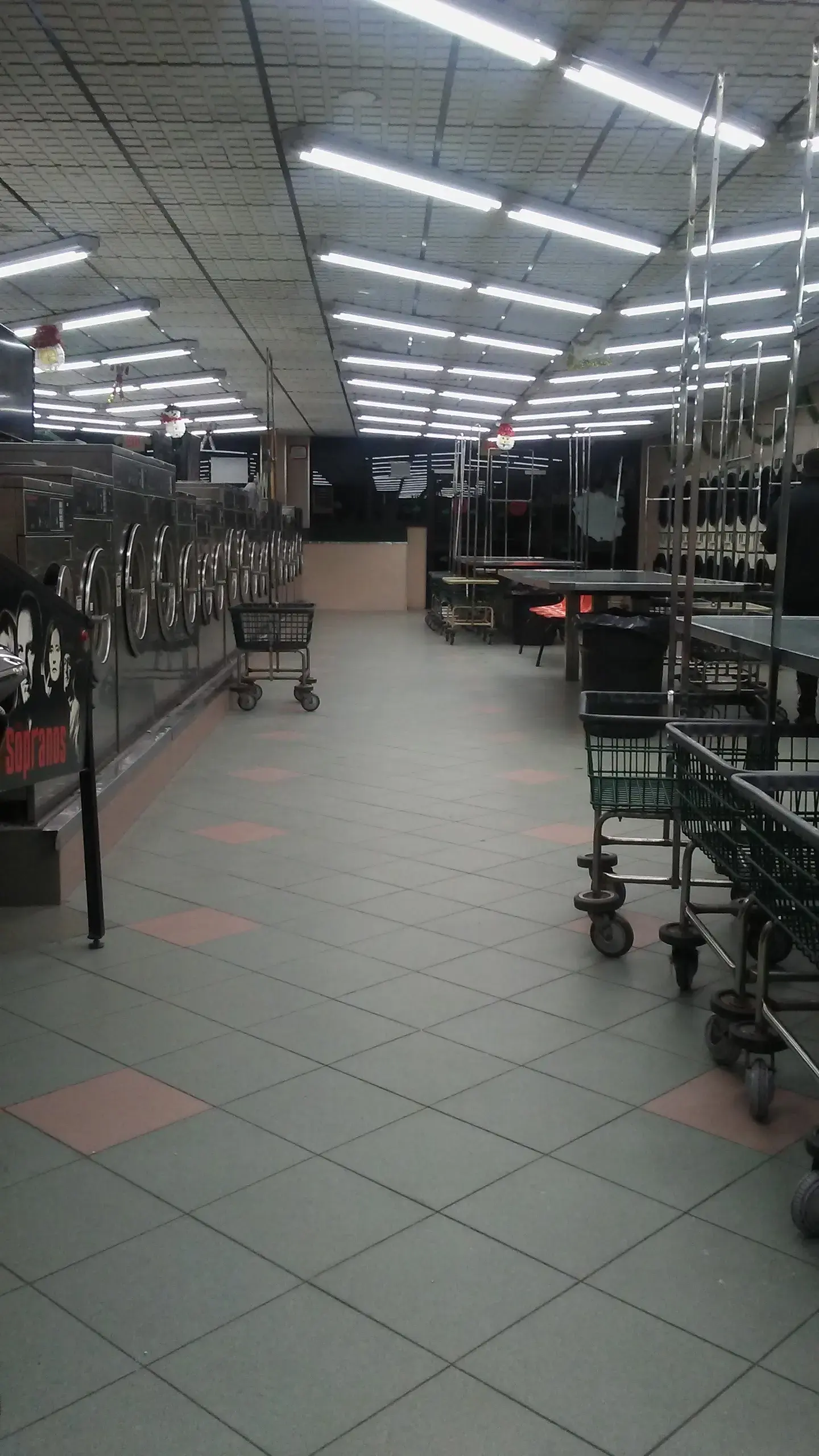 Laundry Palace - Image 20