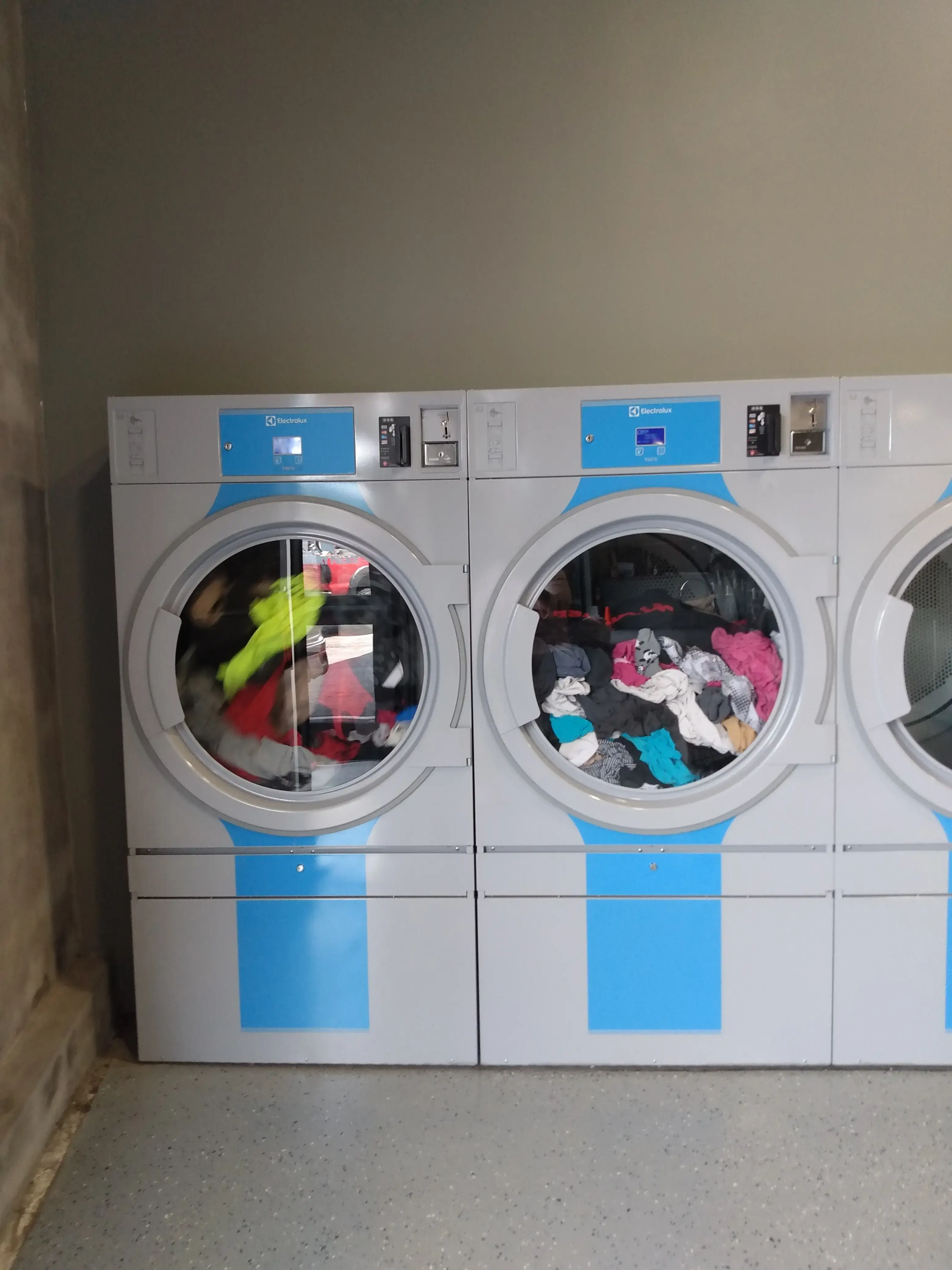 Laundry Palace thumbnail 6