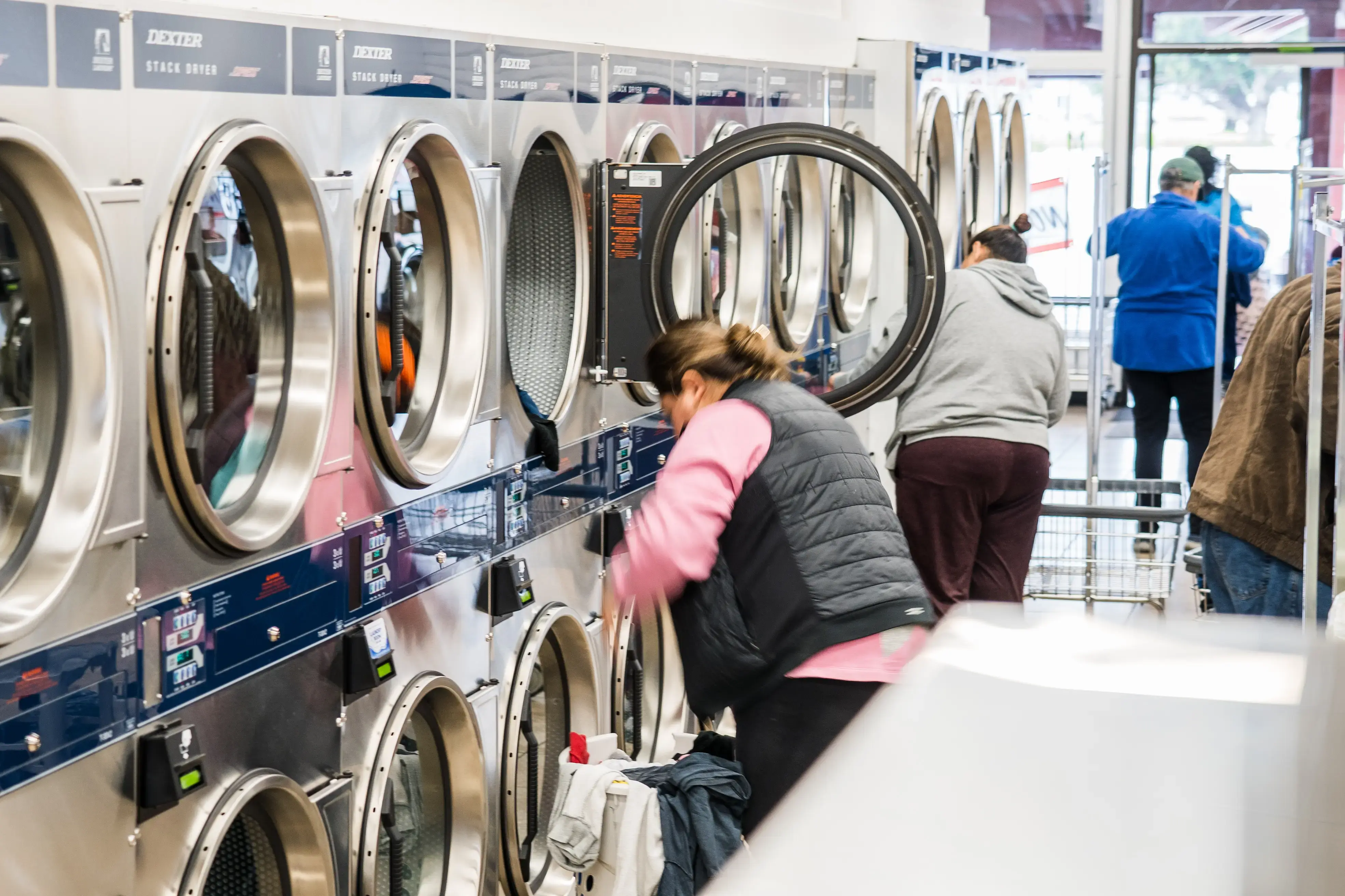 Laundry Rom on Lake - Image 1