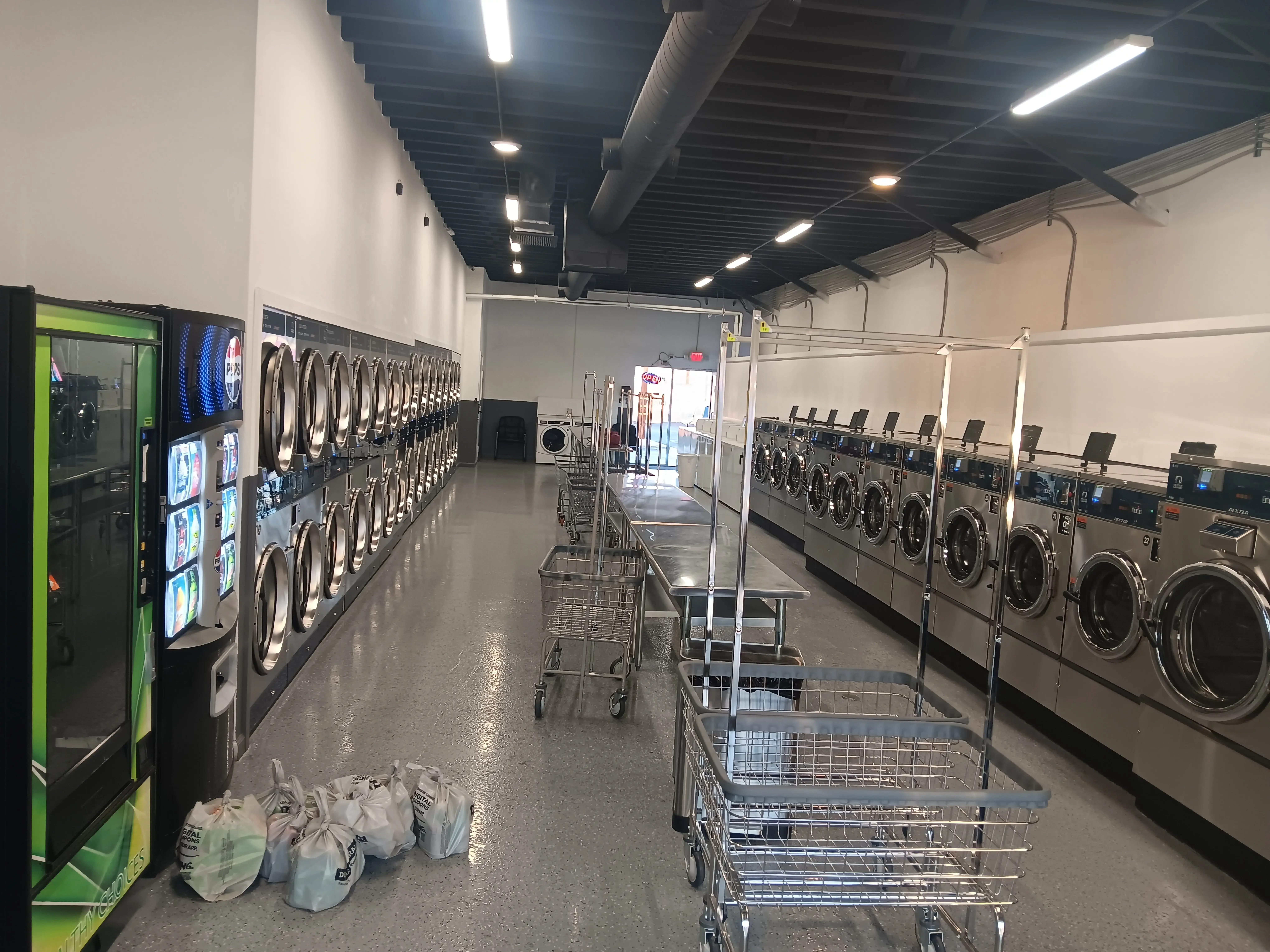 Laundry Room - Wash / Dry - Fluff and Fold - Image 4