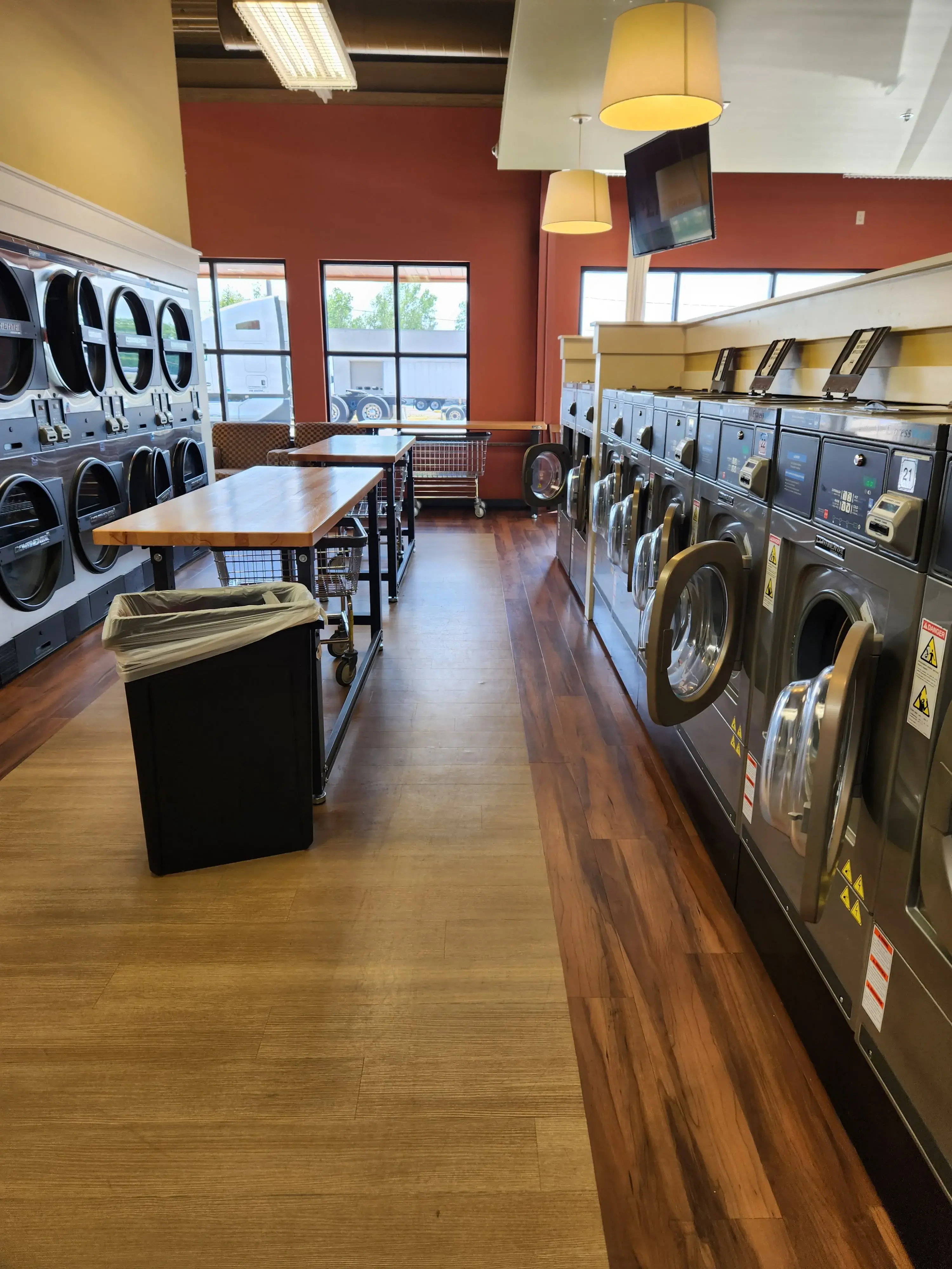 Laundry Room at Sheldon - Image 3