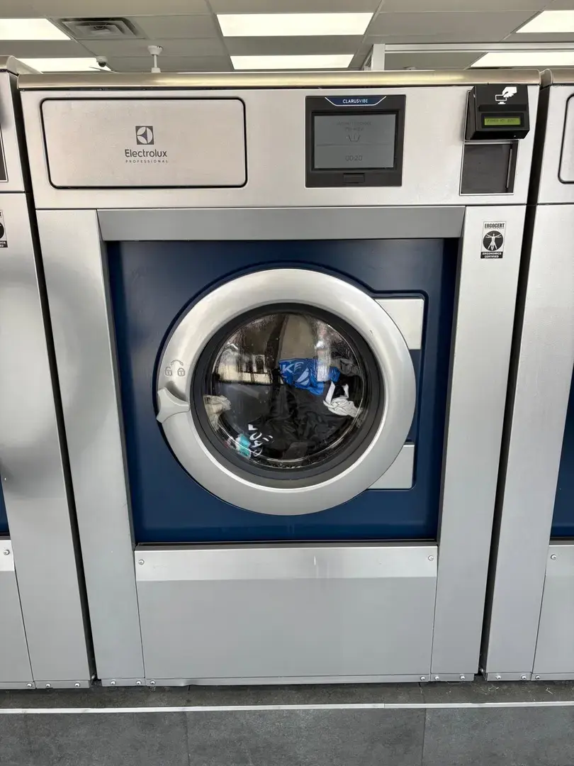 Laundry Room thumbnail 7