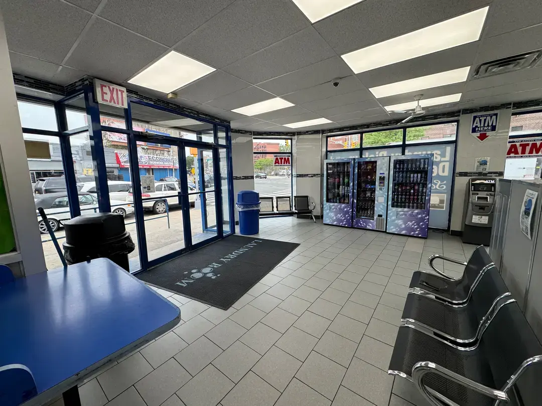 Laundry Room thumbnail 2