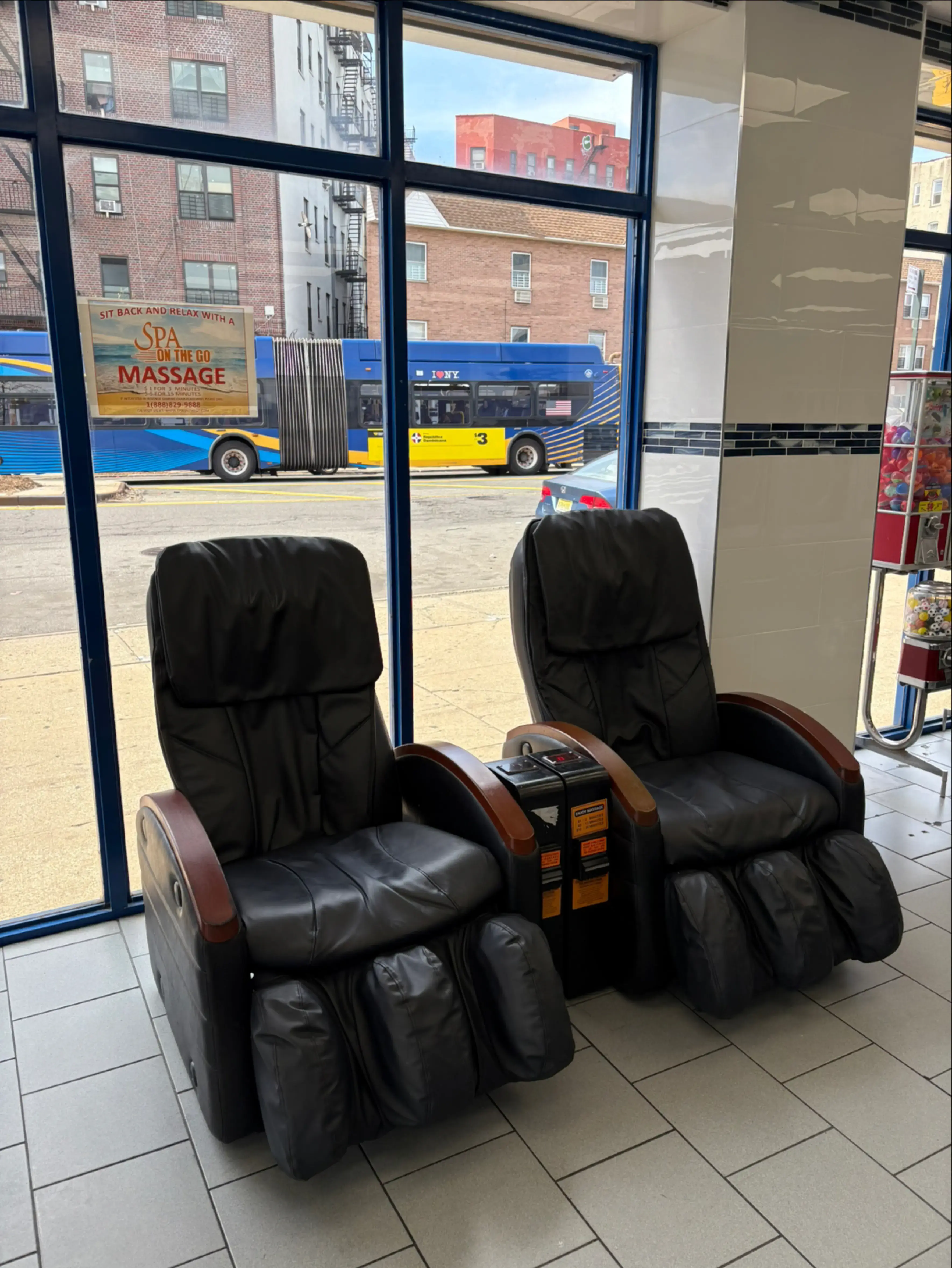 Laundry Room thumbnail 19