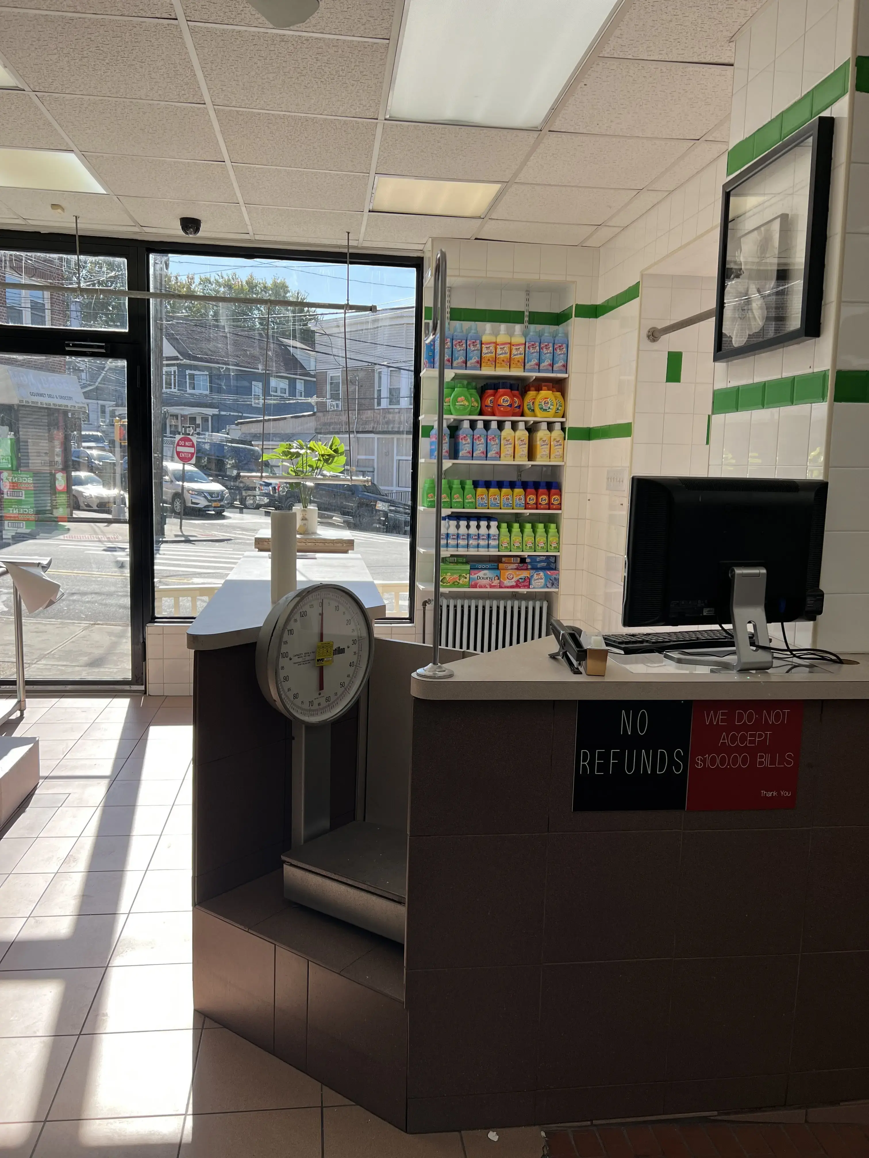 Laundry Room & Dry Cleaning - Image 7