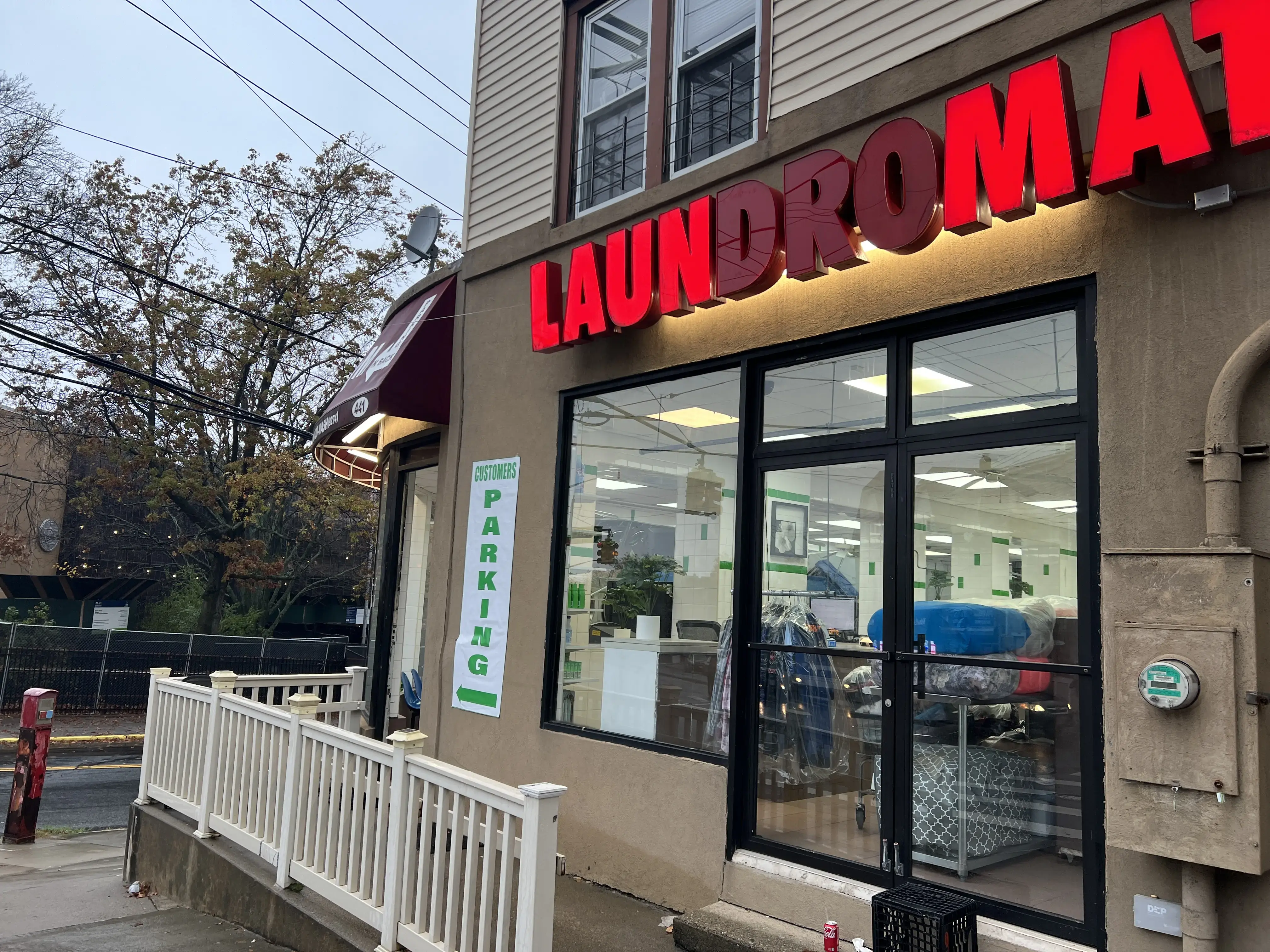 Laundry Room & Dry Cleaning thumbnail 4